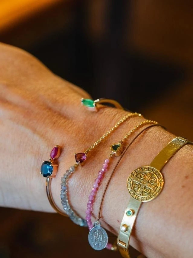 BRACELETE COM ESMERALDA, TOPÁZIO LONDON E RUBI