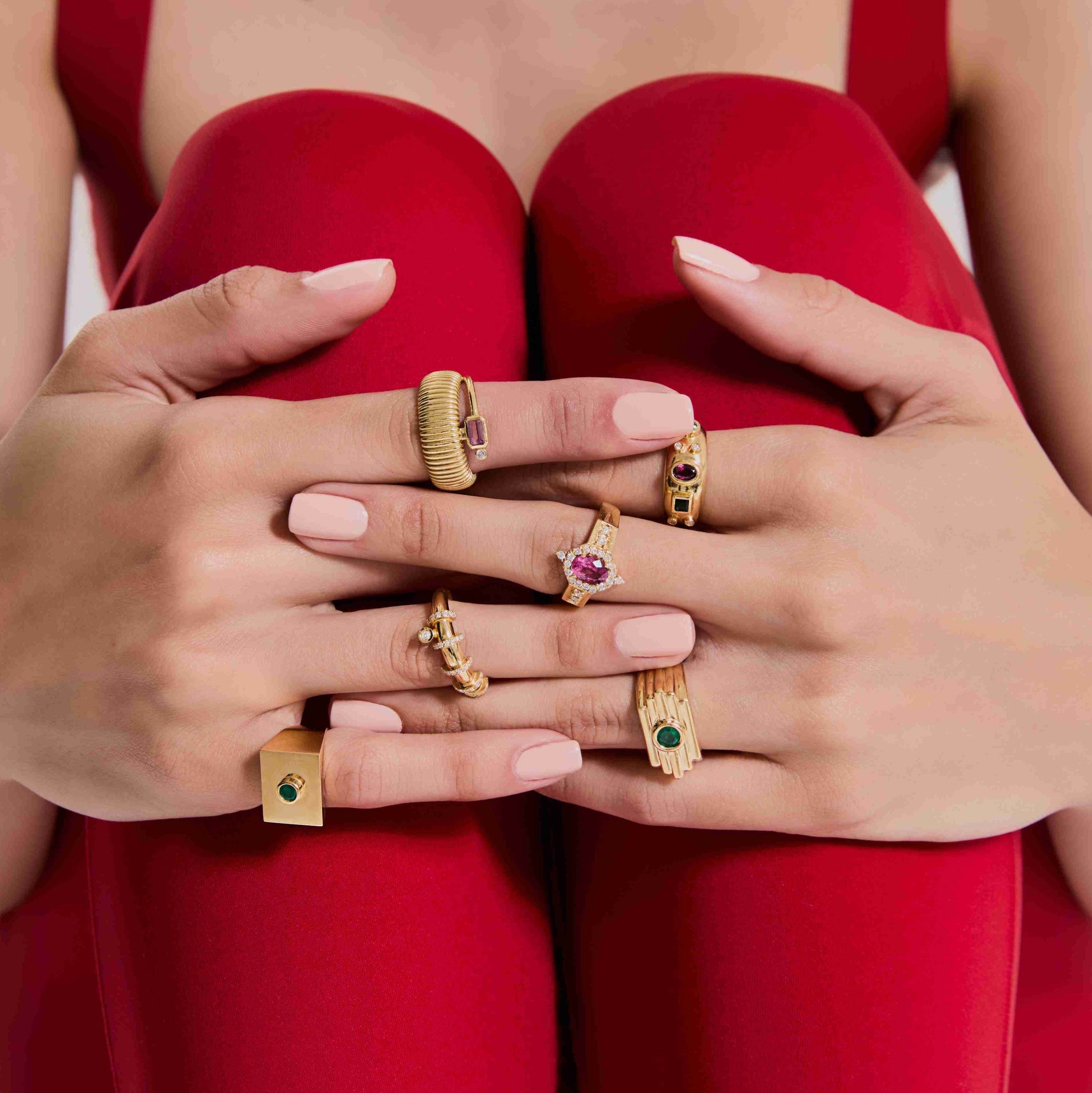 ANEL DE DEDINHO ESMERALDA CENTRAL