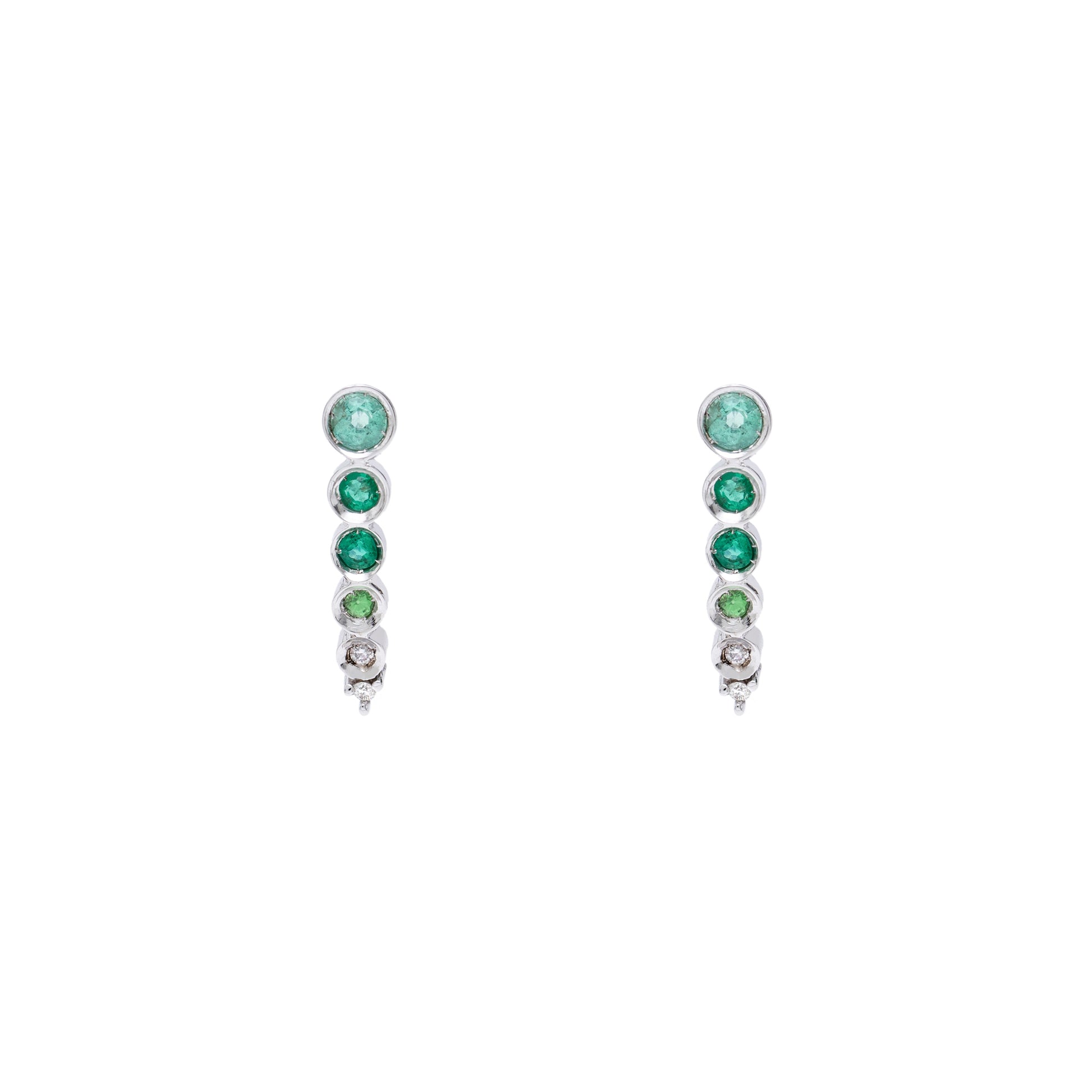 BRINCO CÔNCAVO COM ESMERALDA E DIAMANTES