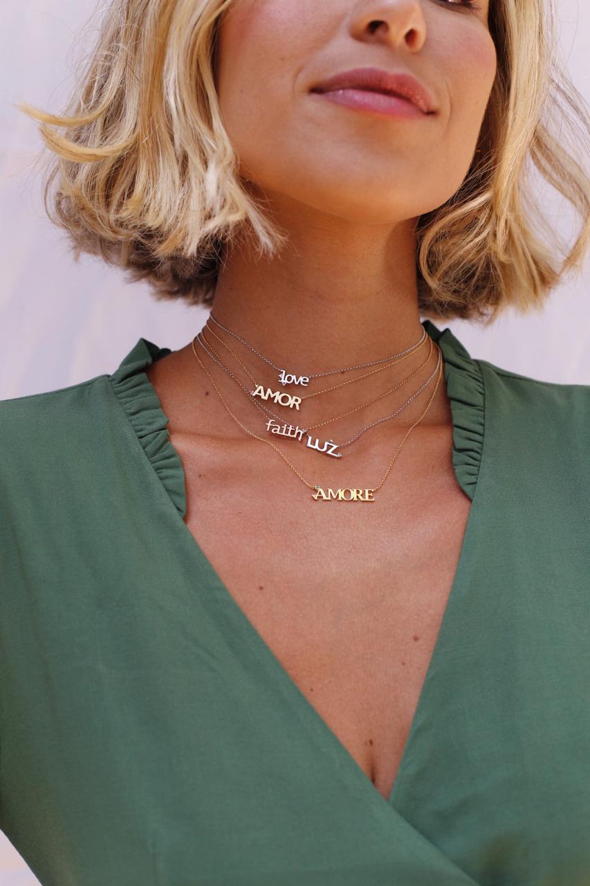 COLAR LUZ COM APATITA E DIAMANTE