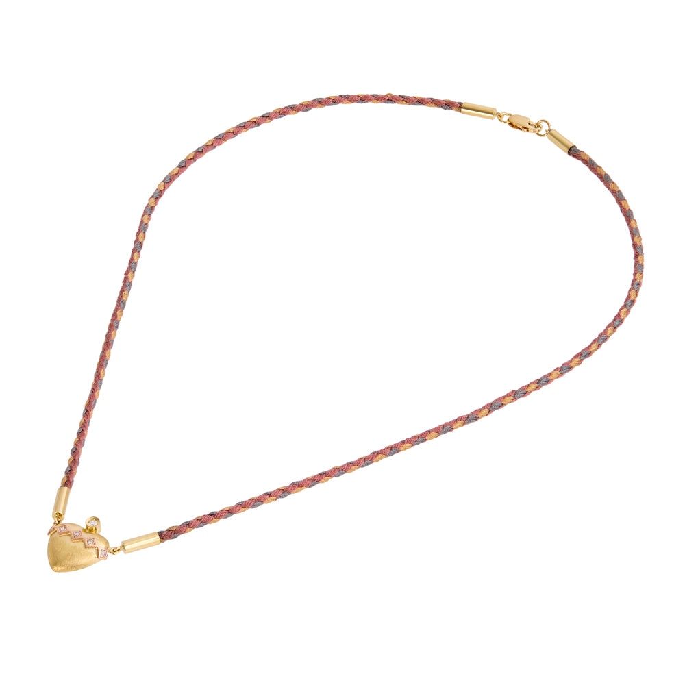 COLAR CORAÇÃO COM FIO CORDA E DIAMANTES