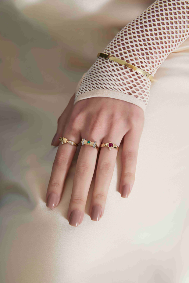 ANEL SPIKE COM DIAMANTE