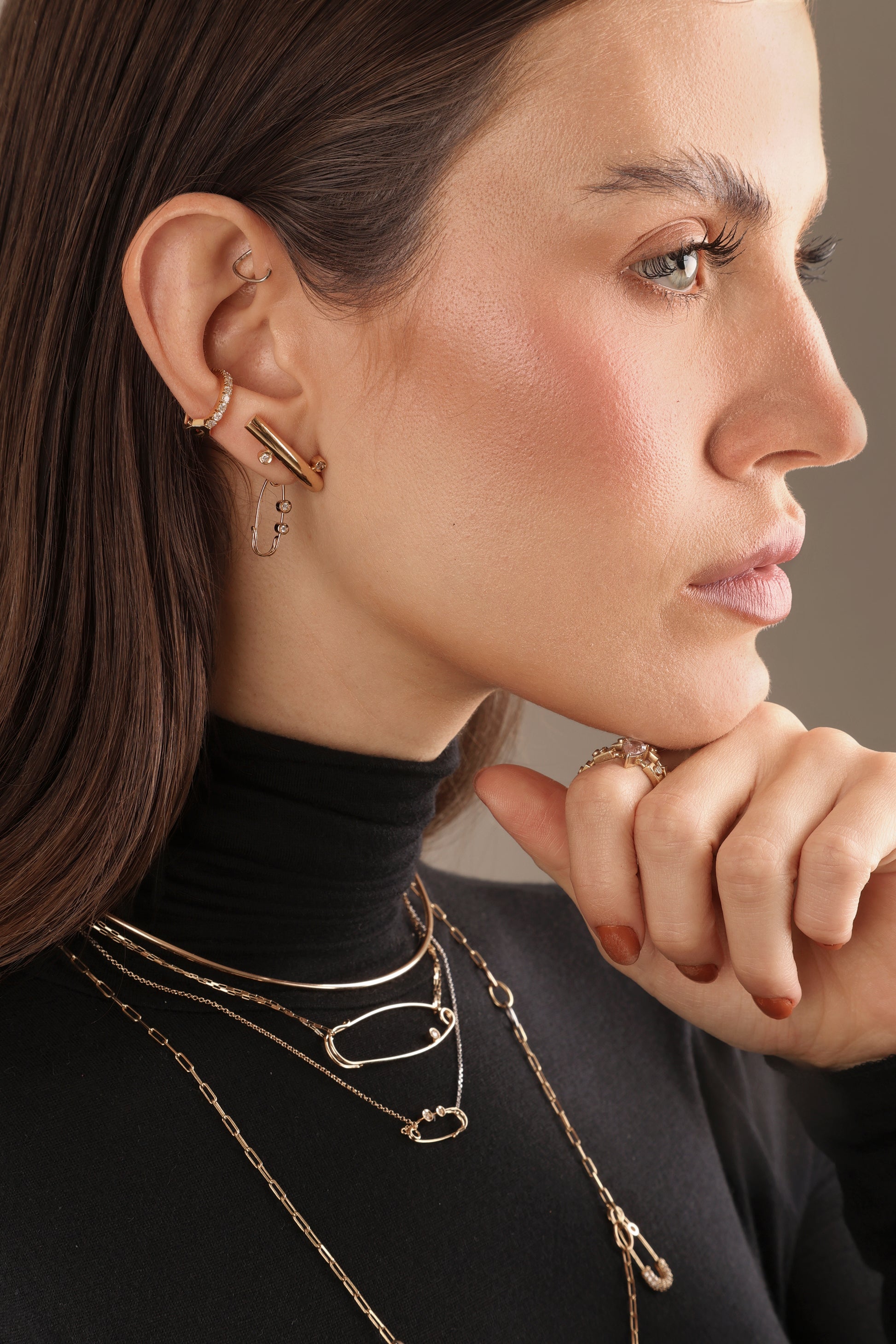 BRINCO CÔNCAVO G COM 4 DIAMANTES