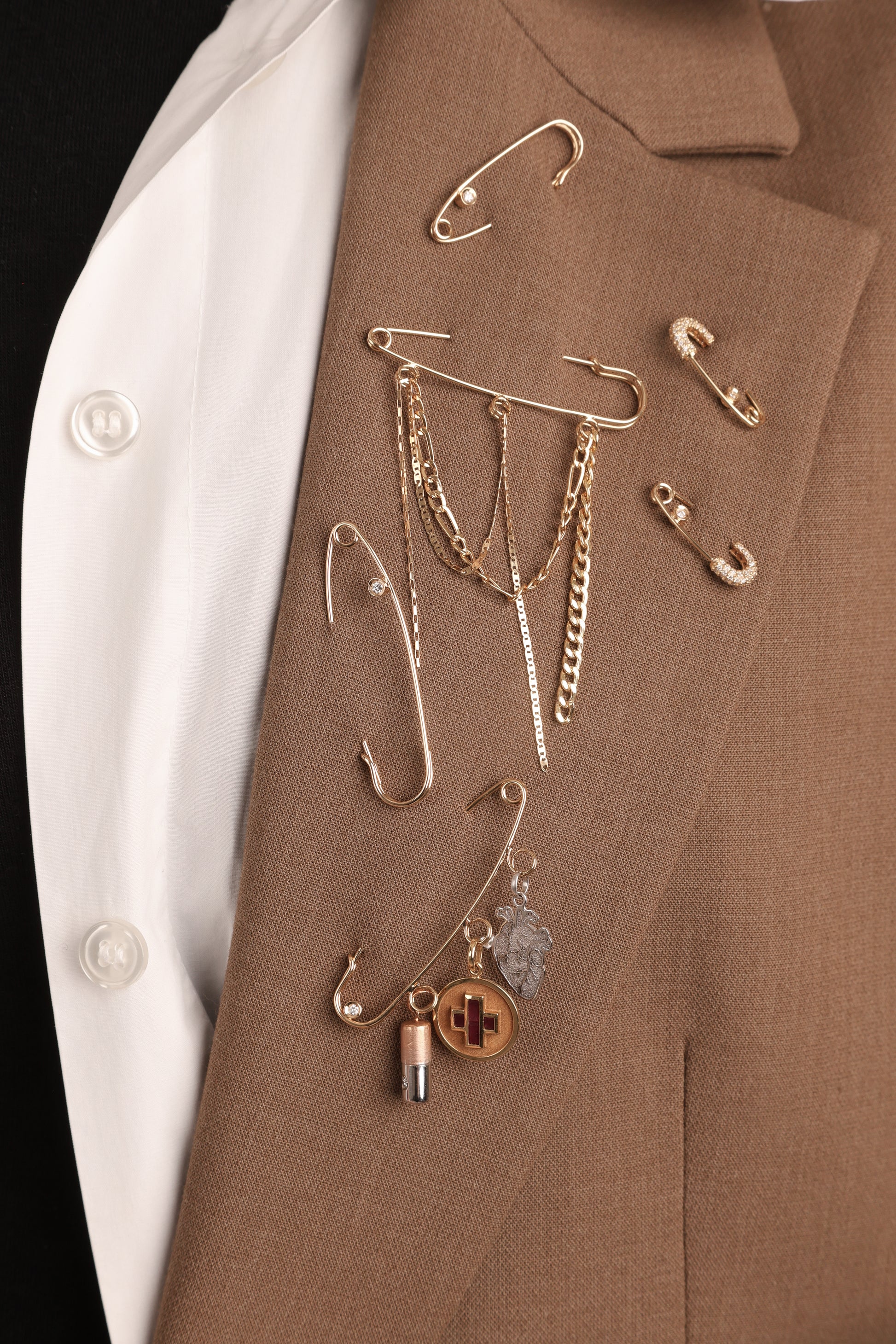 ALFINETE 5 CM COM DIAMANTE