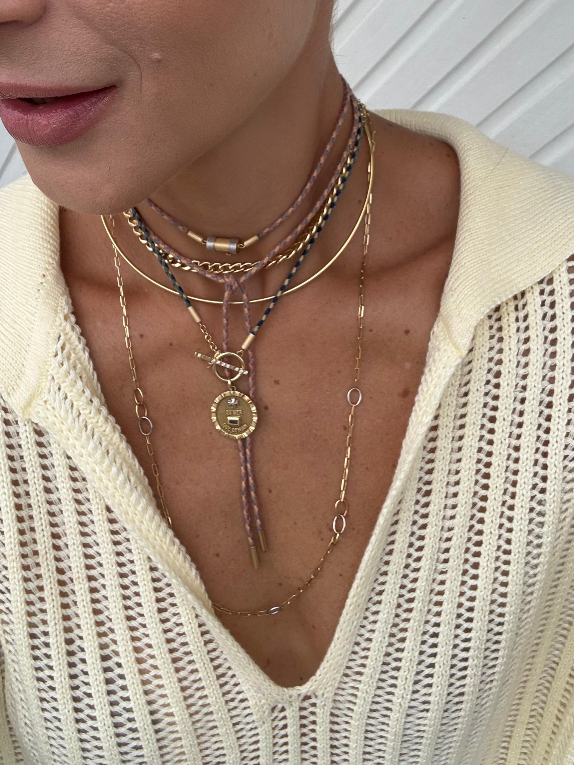 COLAR FIO CORDA COM ELO COM DIAMANTES