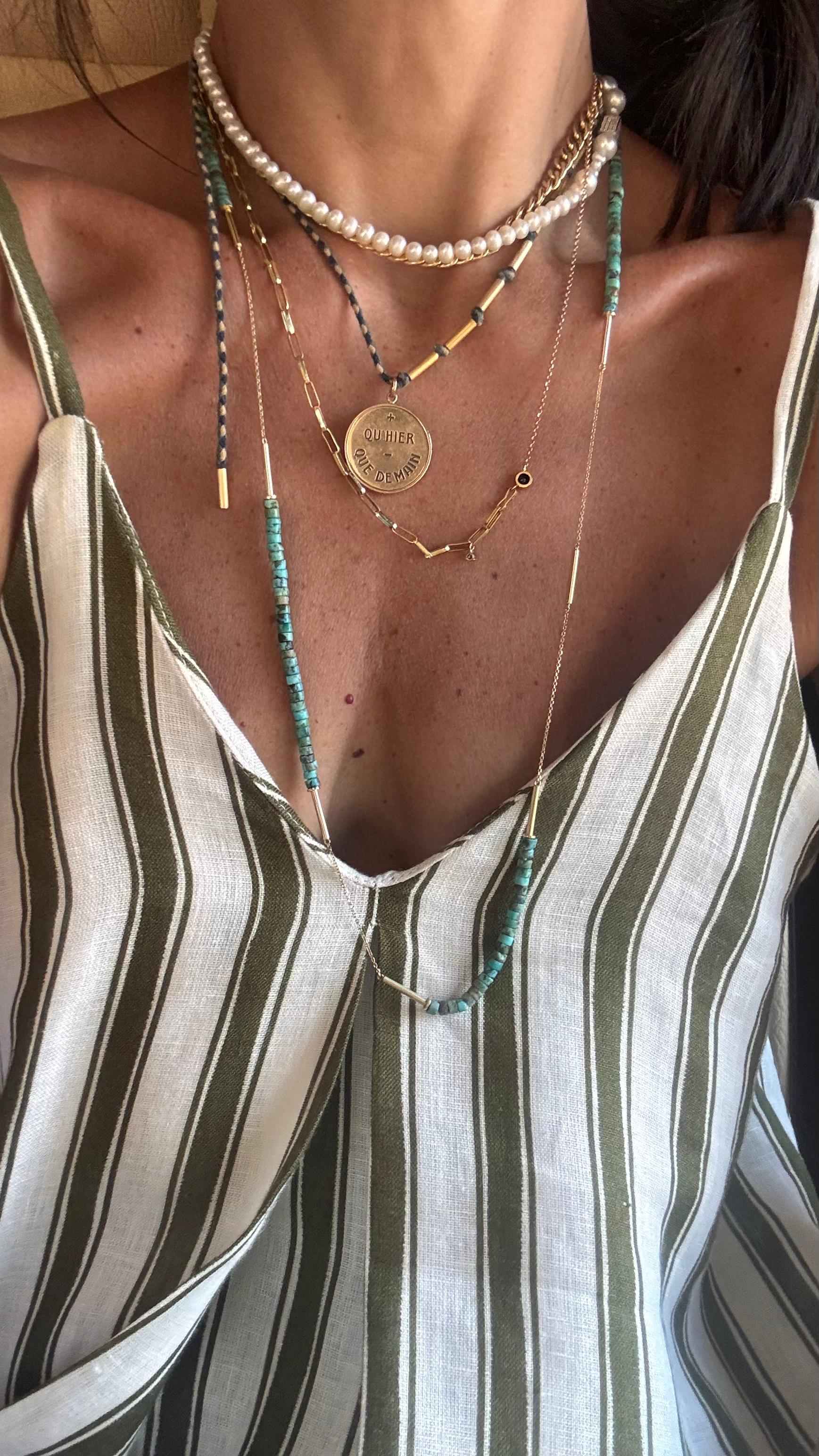 COLAR MAXI FIO TURQUESA