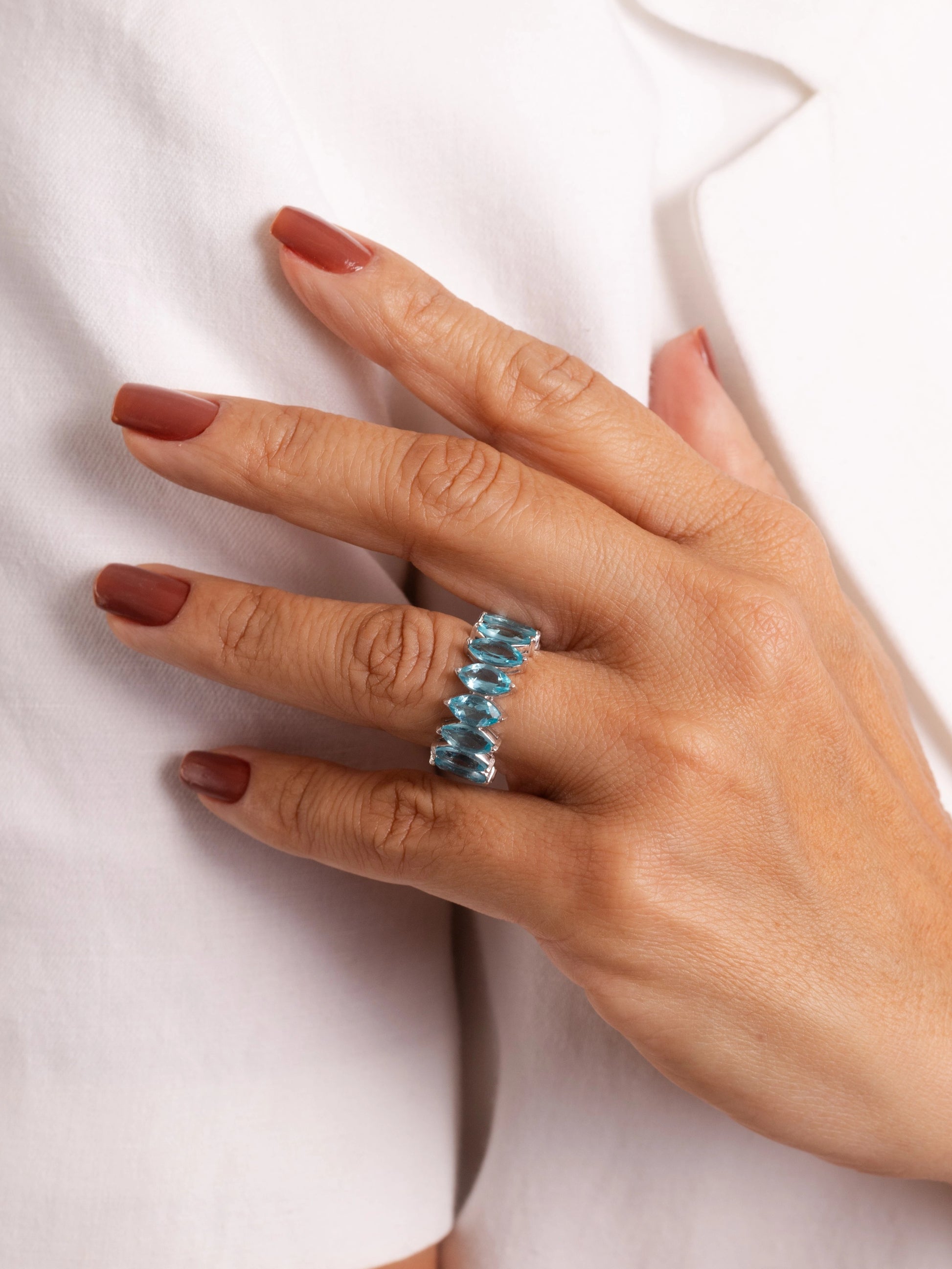 ANEL ALIANÇA DE NAVETE COM APATITAS