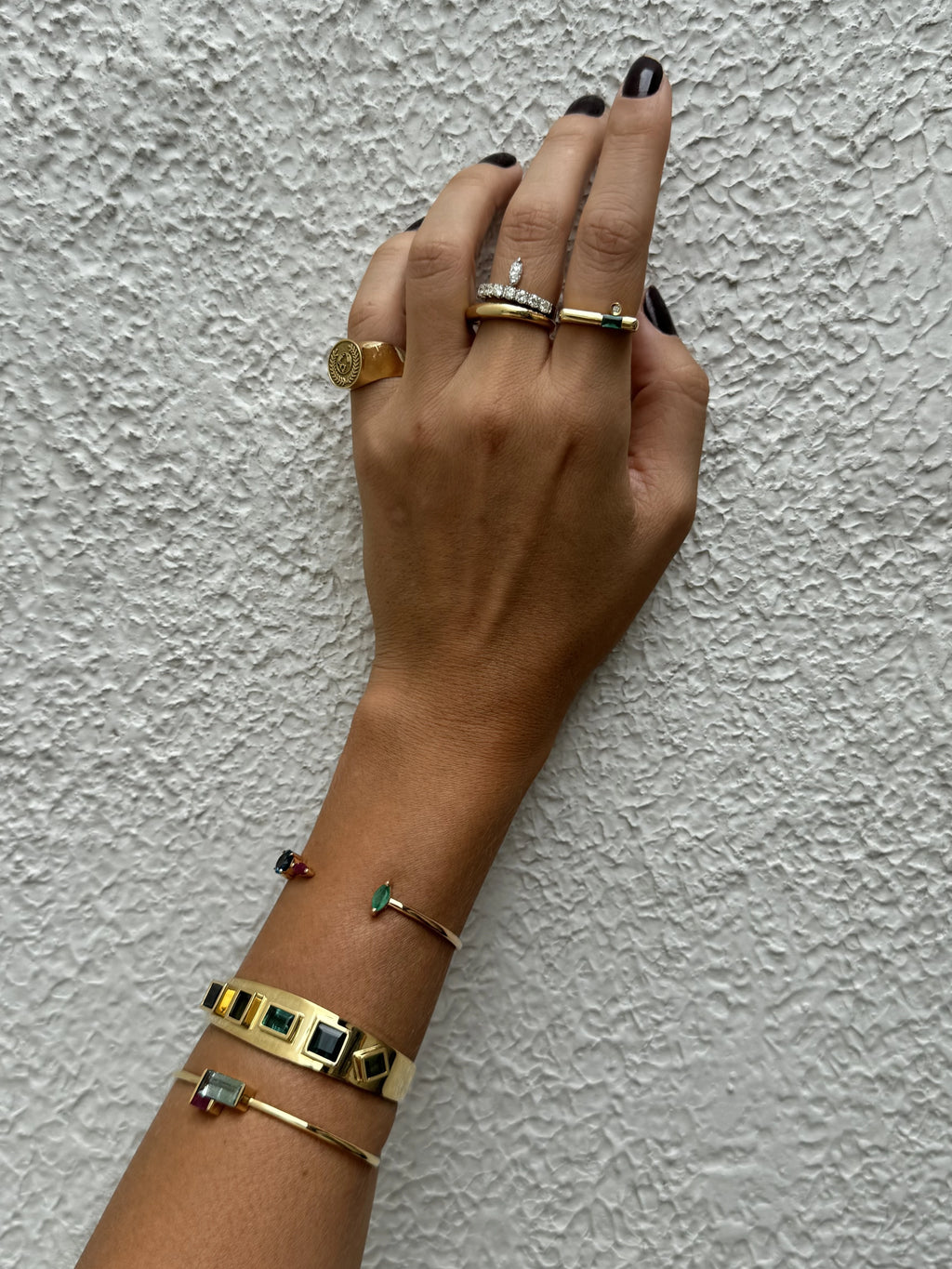 ANEL MEIA ALIANÇA COM NAVETE E DIAMANTES