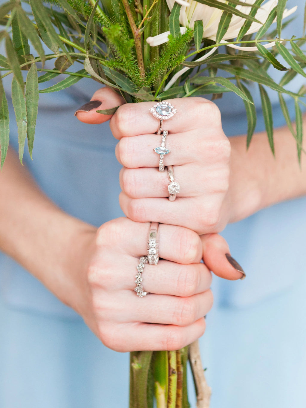 ANEL SOLITÁRIO COM APATITA E DIAMANTE