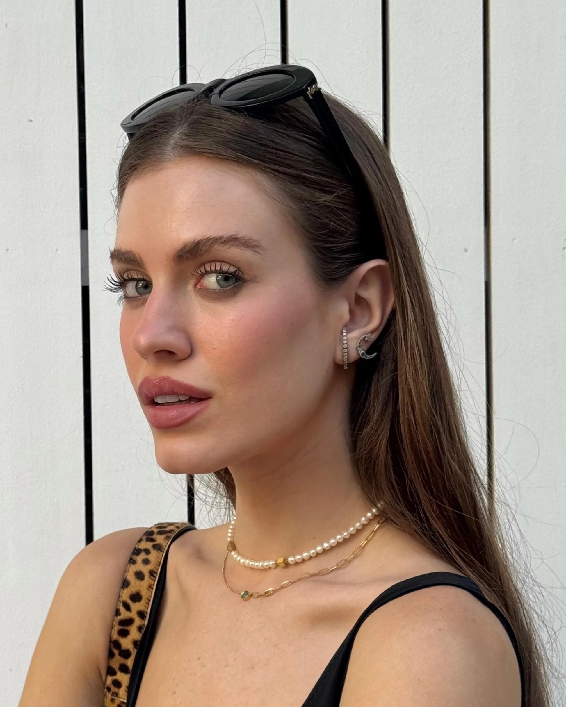 BRINCO LUA COM GEMAS COLORIDAS