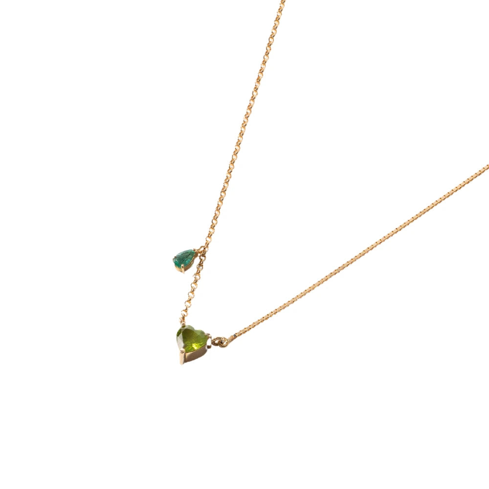 COLAR CORAÇÃO PERIDOTO E ESMERALDA