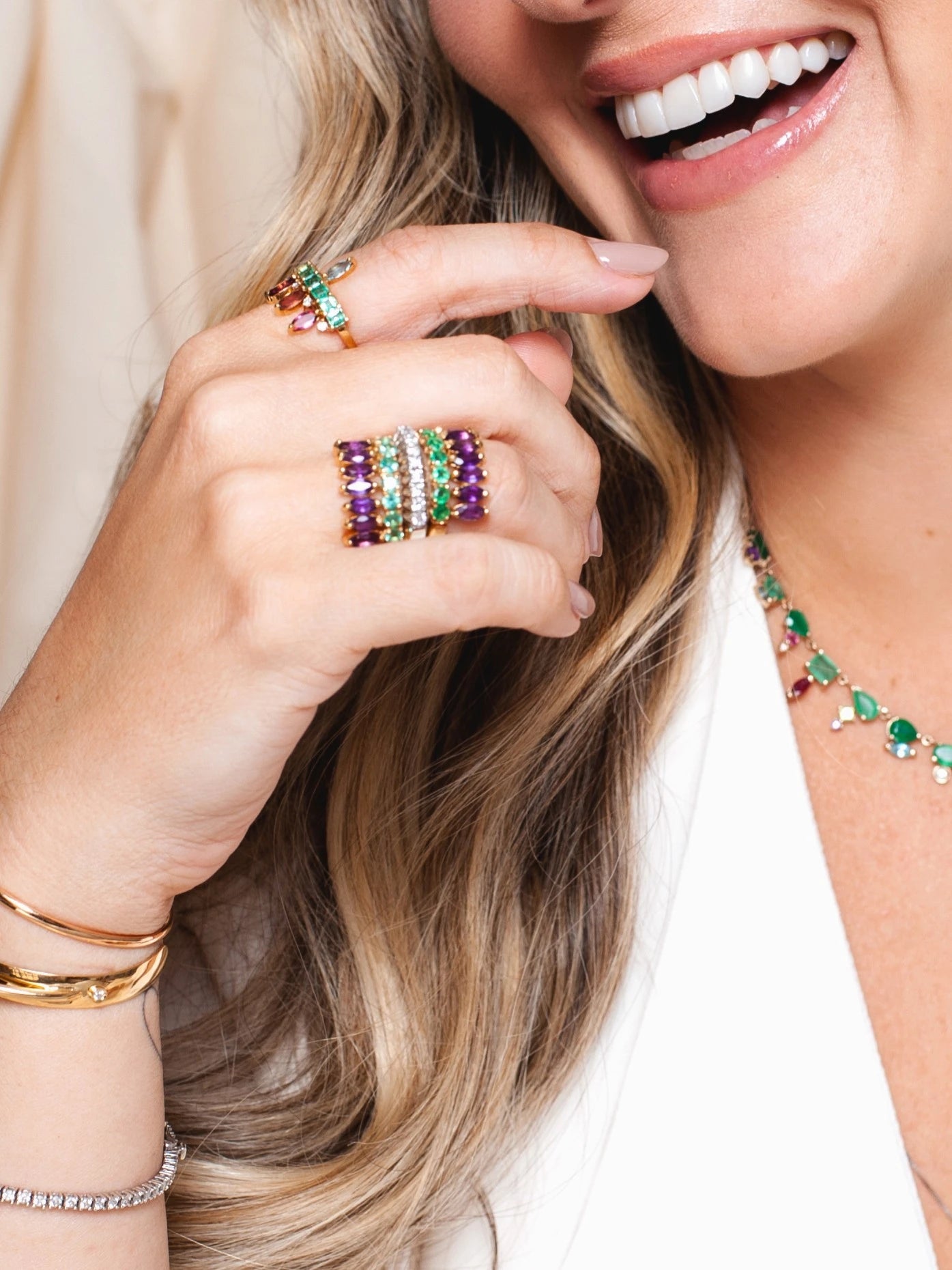 ANEL COCAR AMETISTA E ESMERALDA