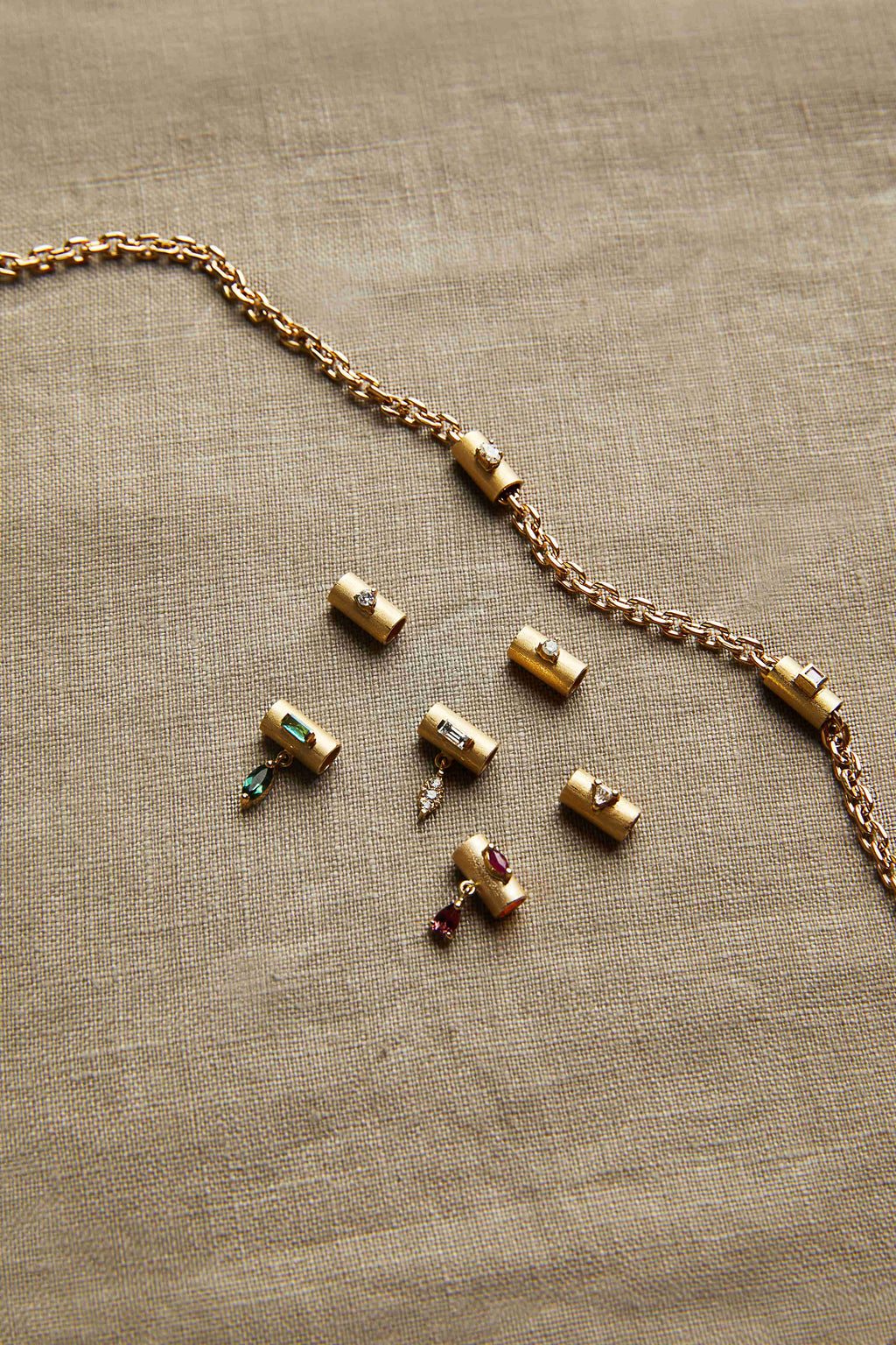 PINGENTE SEPARADOR COM RUBI E TURMALINA ROSA