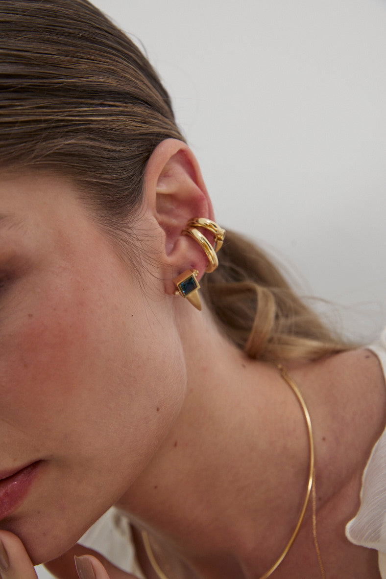 BRINCO DENTE COM TOPÁZIO E DIAMANTE