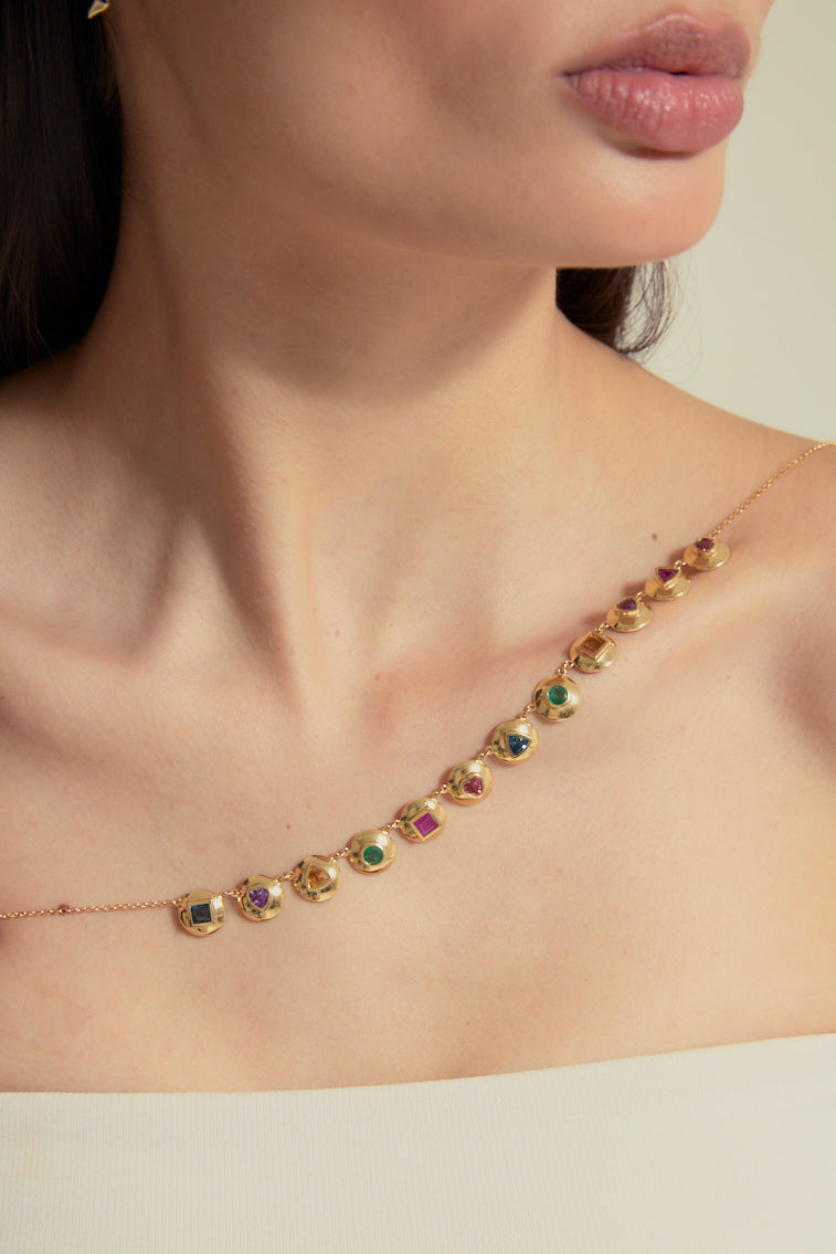 COLAR COM GEMAS COLORIDAS