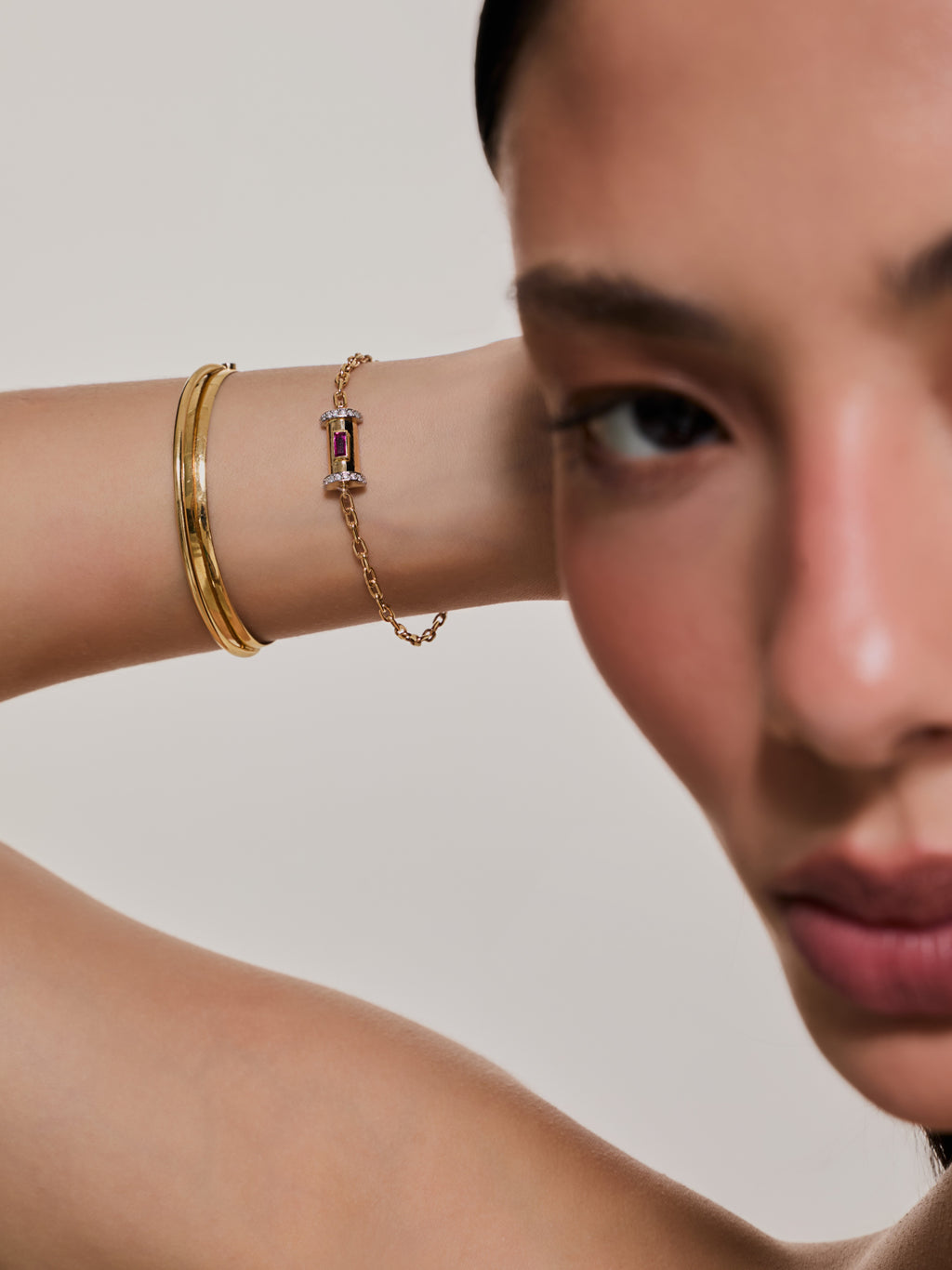 PULSEIRA COM PINGENTE CANUTILHO