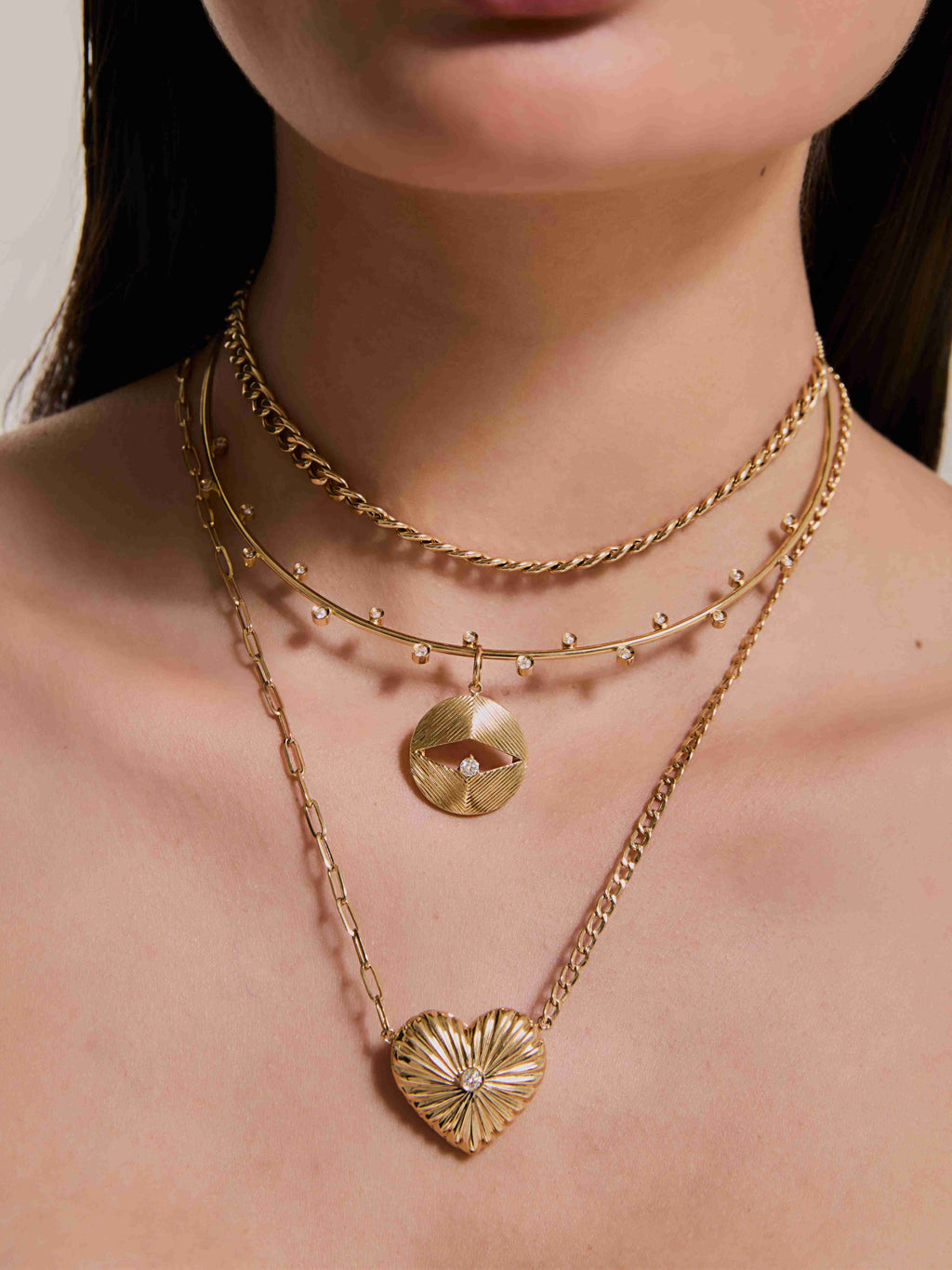 COLAR RELICÁRIO CORAÇÃO COM DIAMANTE