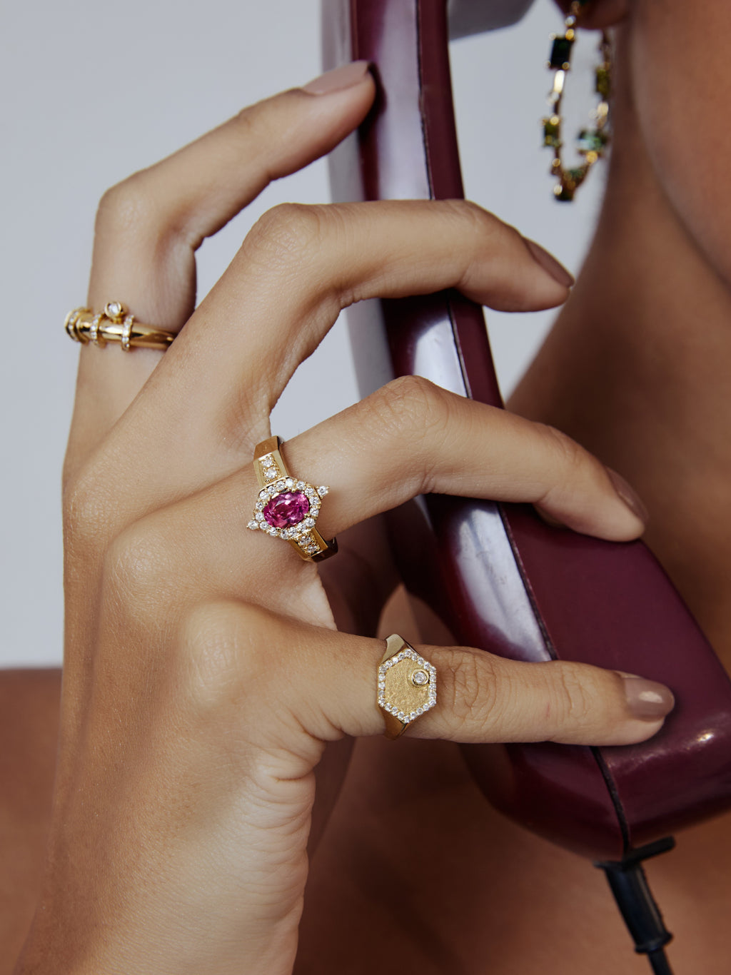 ANEL COM RUBELITA E DIAMANTES