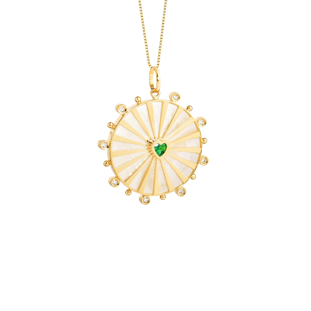 PINGENTE COM MADREPÉROLA, ESMERALDA E DIAMANTES