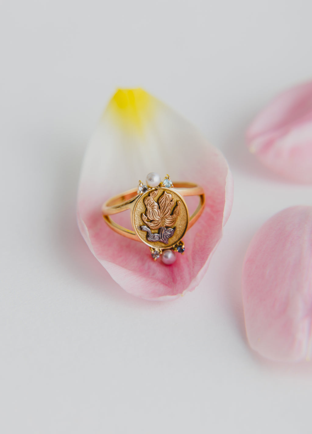 ANEL CHAPA FLOR COM PÉROLA