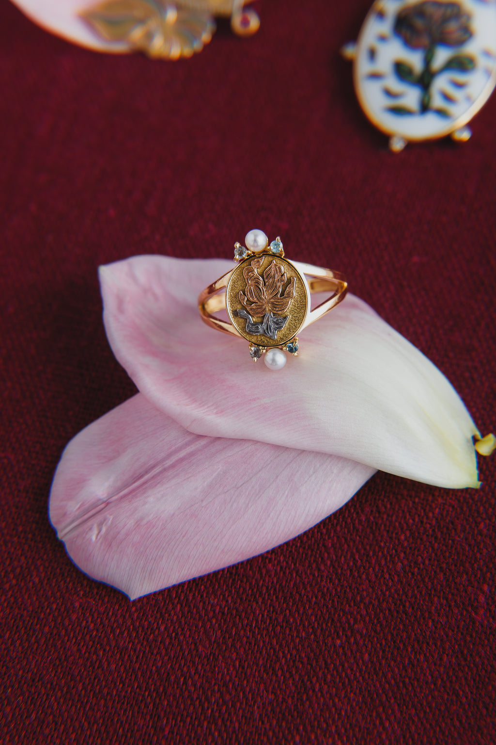 ANEL CHAPA FLOR COM PÉROLA
