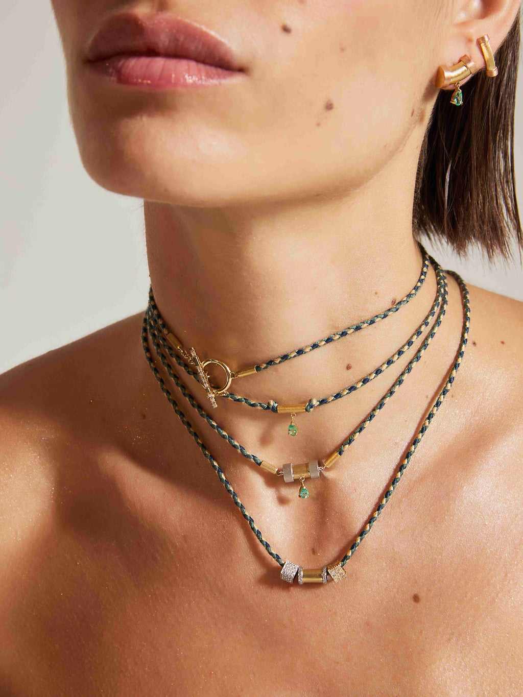 PINGENTE SEPARADOR  CRAVEJADO COM DIAMANTES