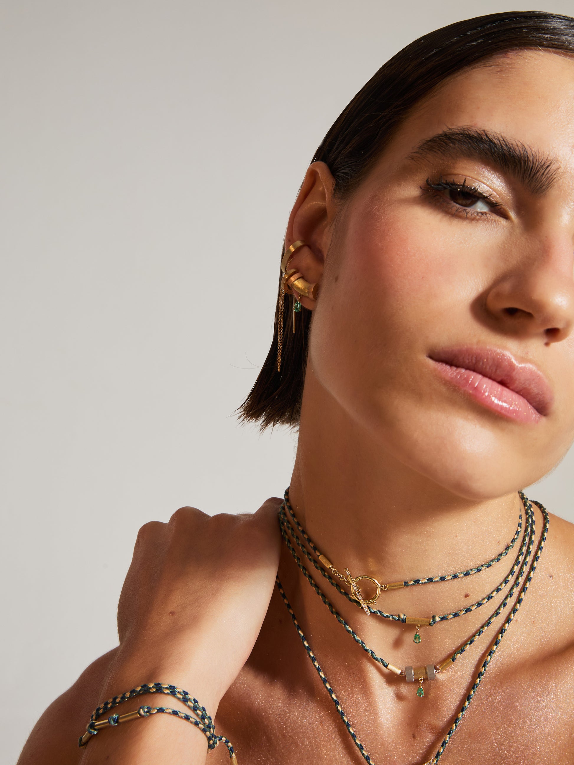 COLAR FIO CORDA COM ELO COM DIAMANTES