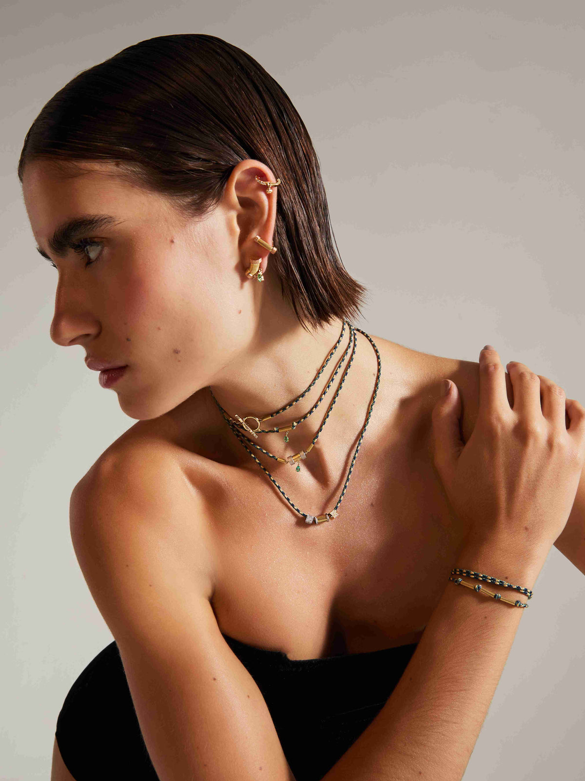 COLAR FIO CORDA COM ELO COM DIAMANTES