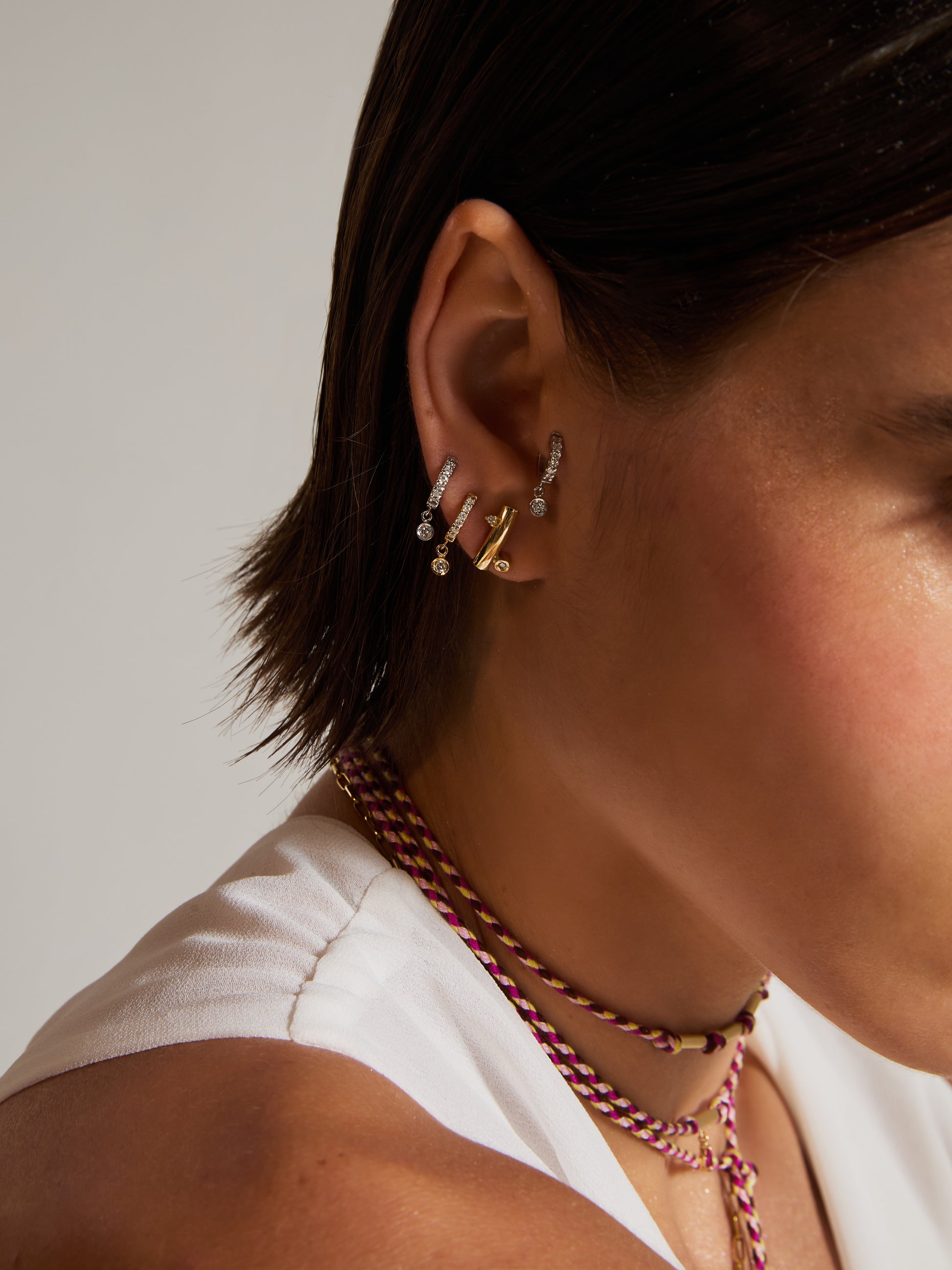 BRINCO ARGOLA COM DIAMANTES