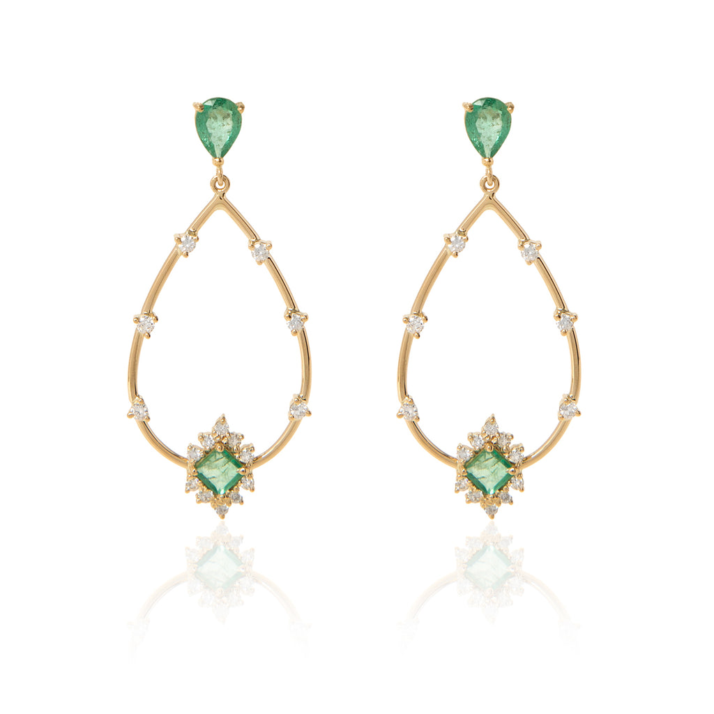 BRINCO ARGOLA GOTA COM ESMERALDA E DIAMANTES