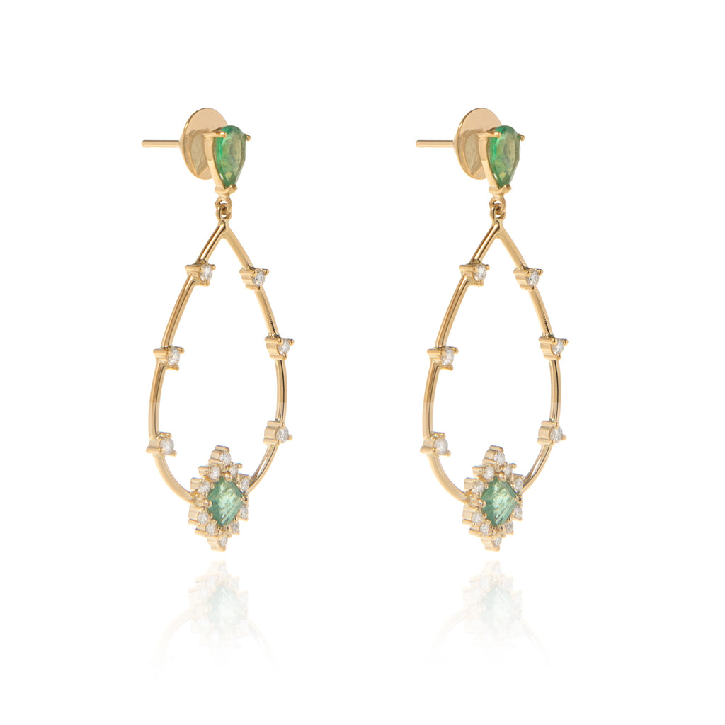 BRINCO ARGOLA GOTA COM ESMERALDA E DIAMANTES