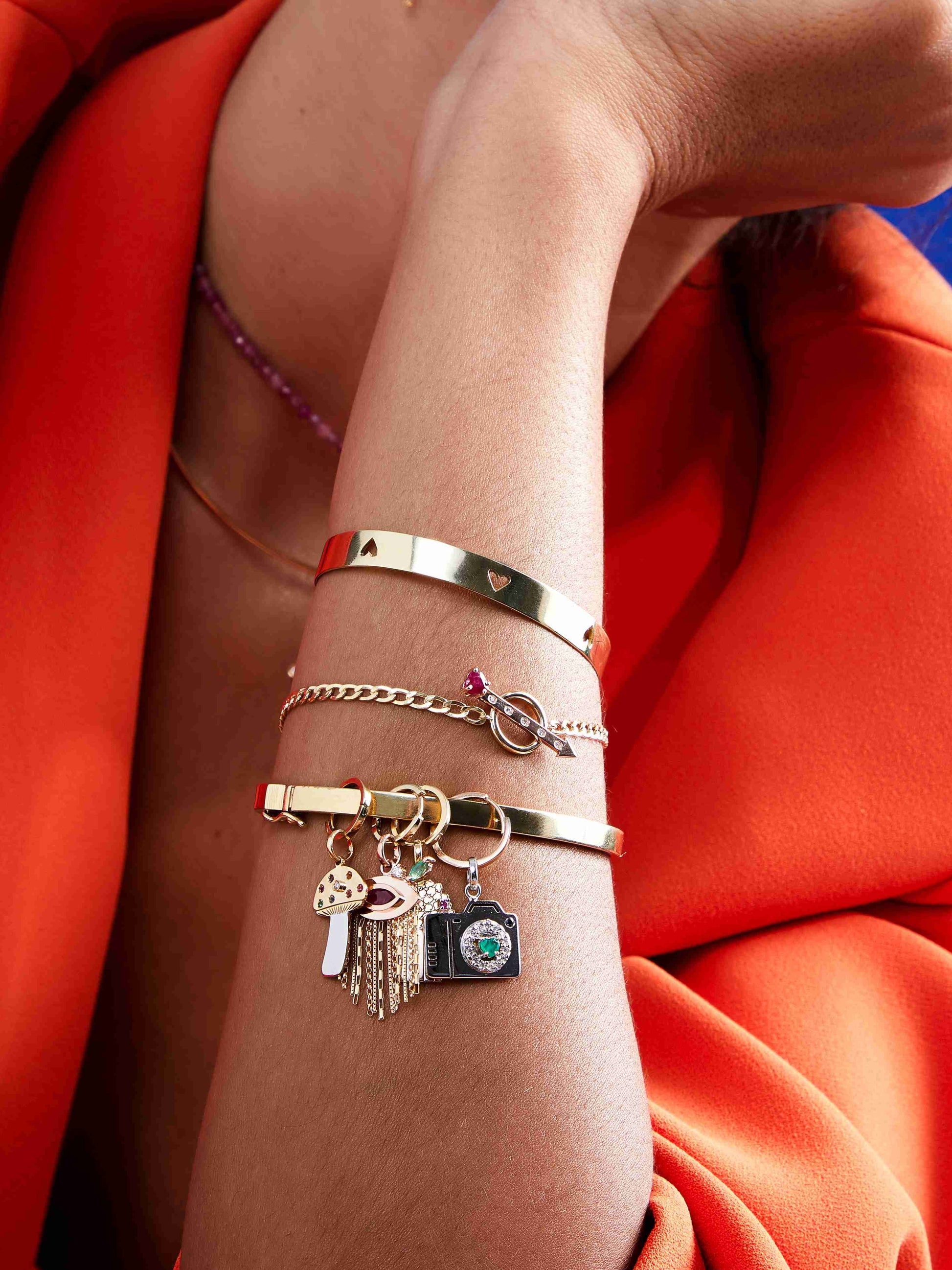 PULSEIRA FLECHA CORAÇÃO COM RUBI E DIAMANTES