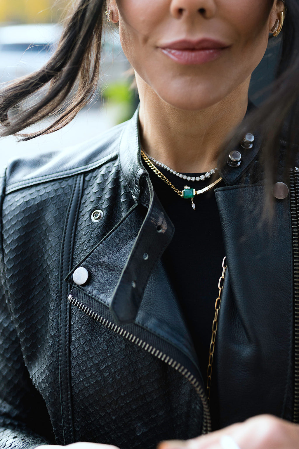 COLAR COM ESMERALDA E DIAMANTES