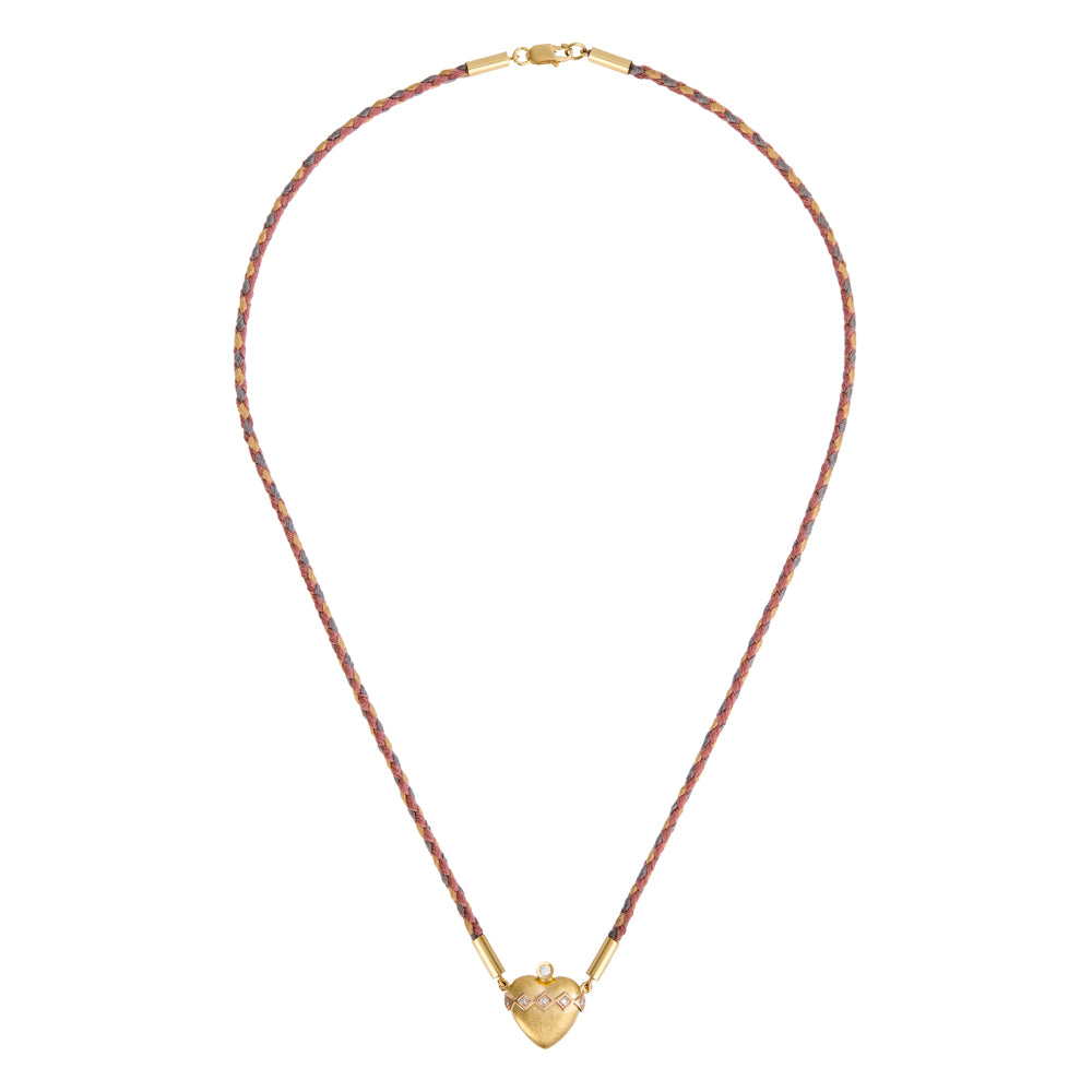 COLAR CORAÇÃO COM FIO CORDA E DIAMANTES