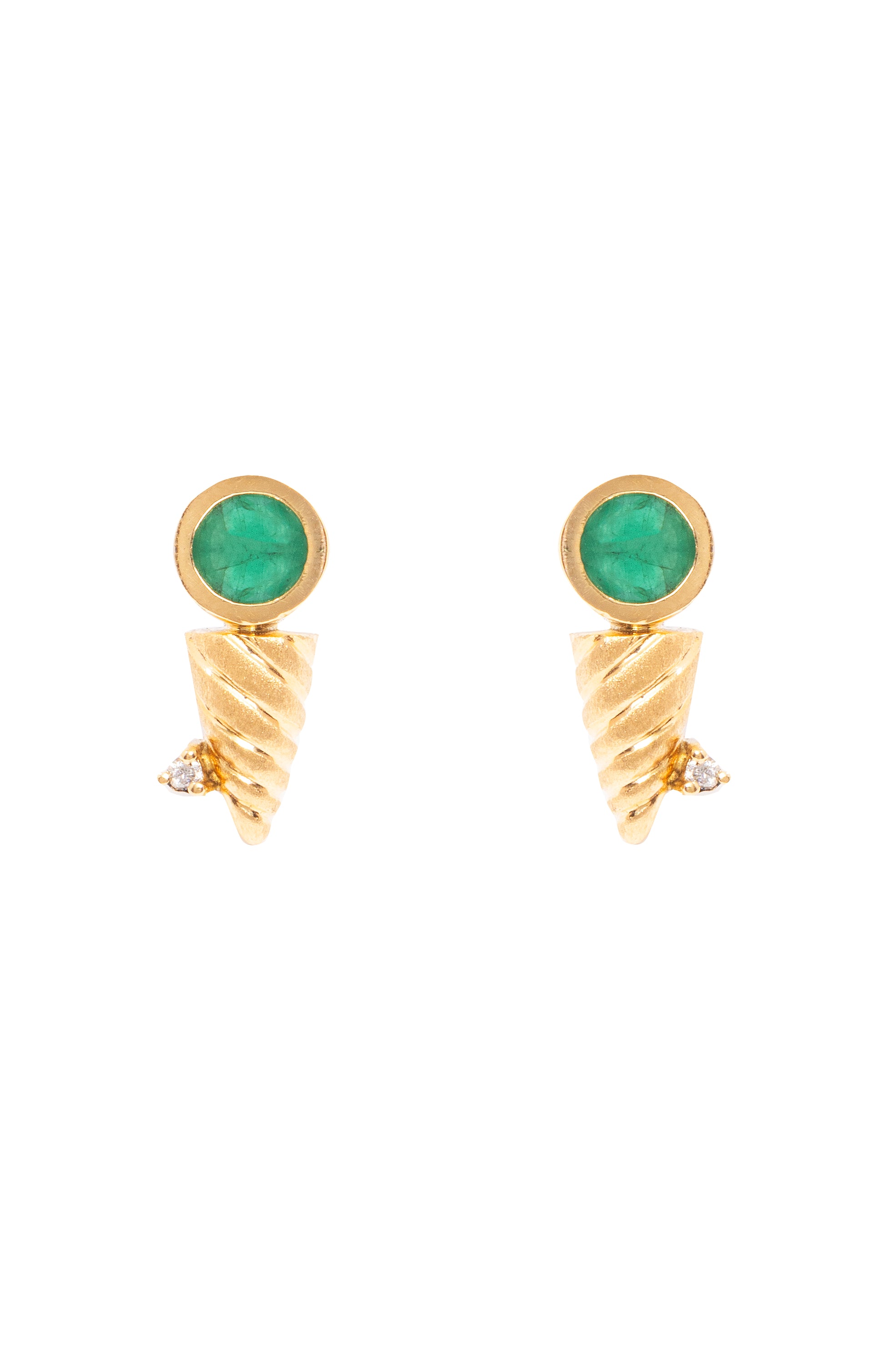 BRINCO DENTE COM ESMERALDA E DIAMANTE