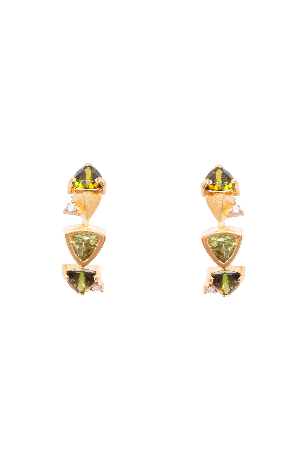 BRINCO CÔNCAVO COM TURMALINA E ESMERALDA