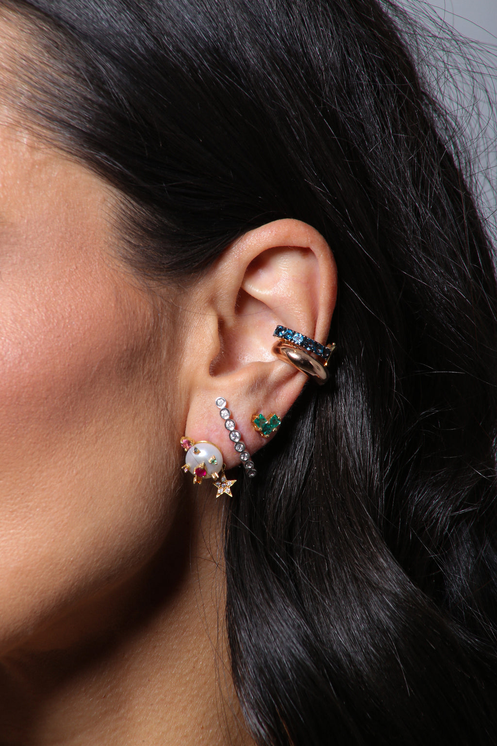 BRINCO CORAÇÃO COM ESMERALDAS