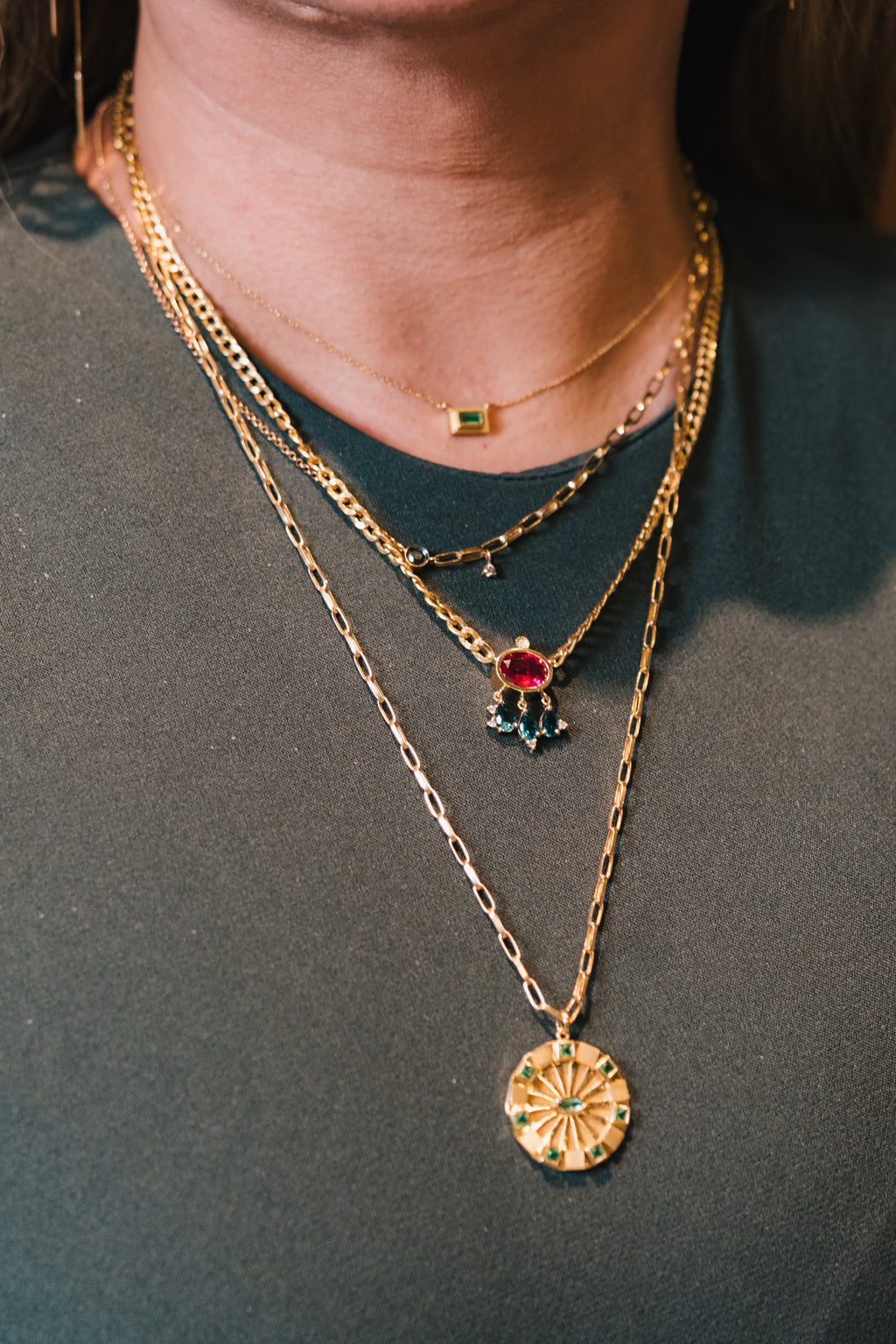 COLAR COM GOTAS DE TURMALINAS