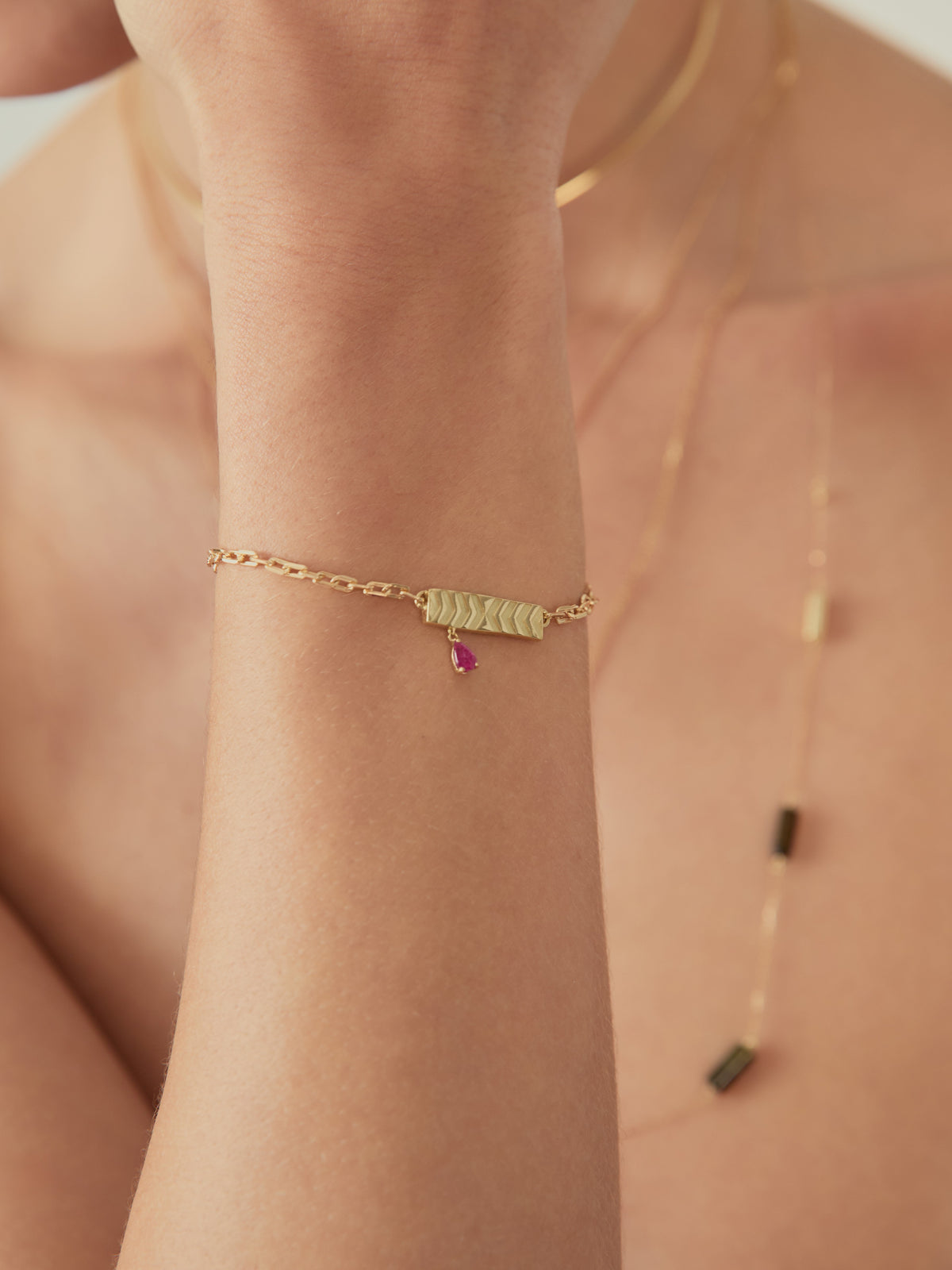 PULSEIRA PALITO COM RUBI