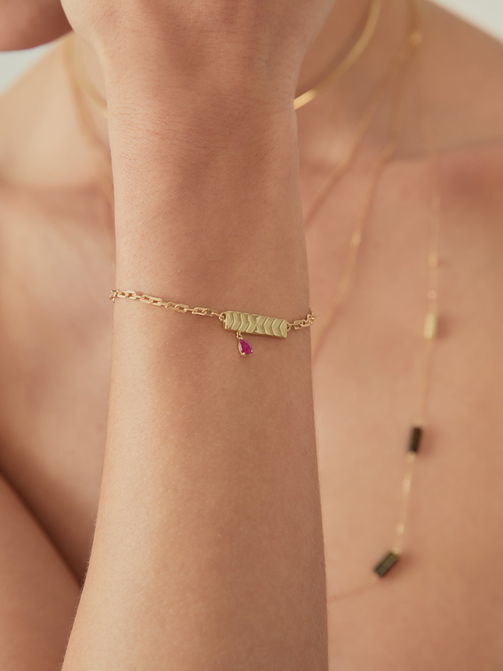 PULSEIRA PALITO COM RUBI