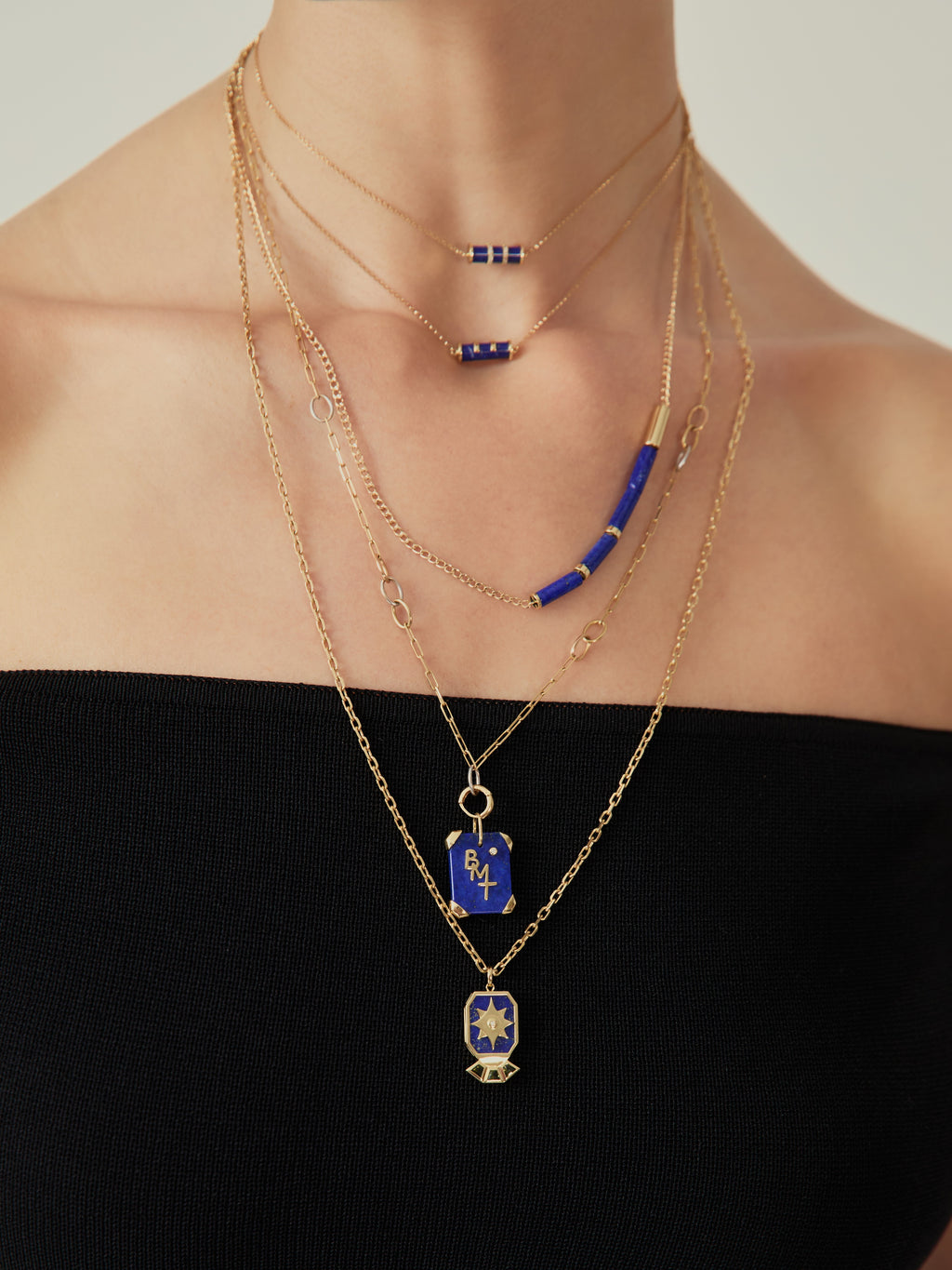 COLAR COM SEPARADORES DE LÁPIS LAZÚLI