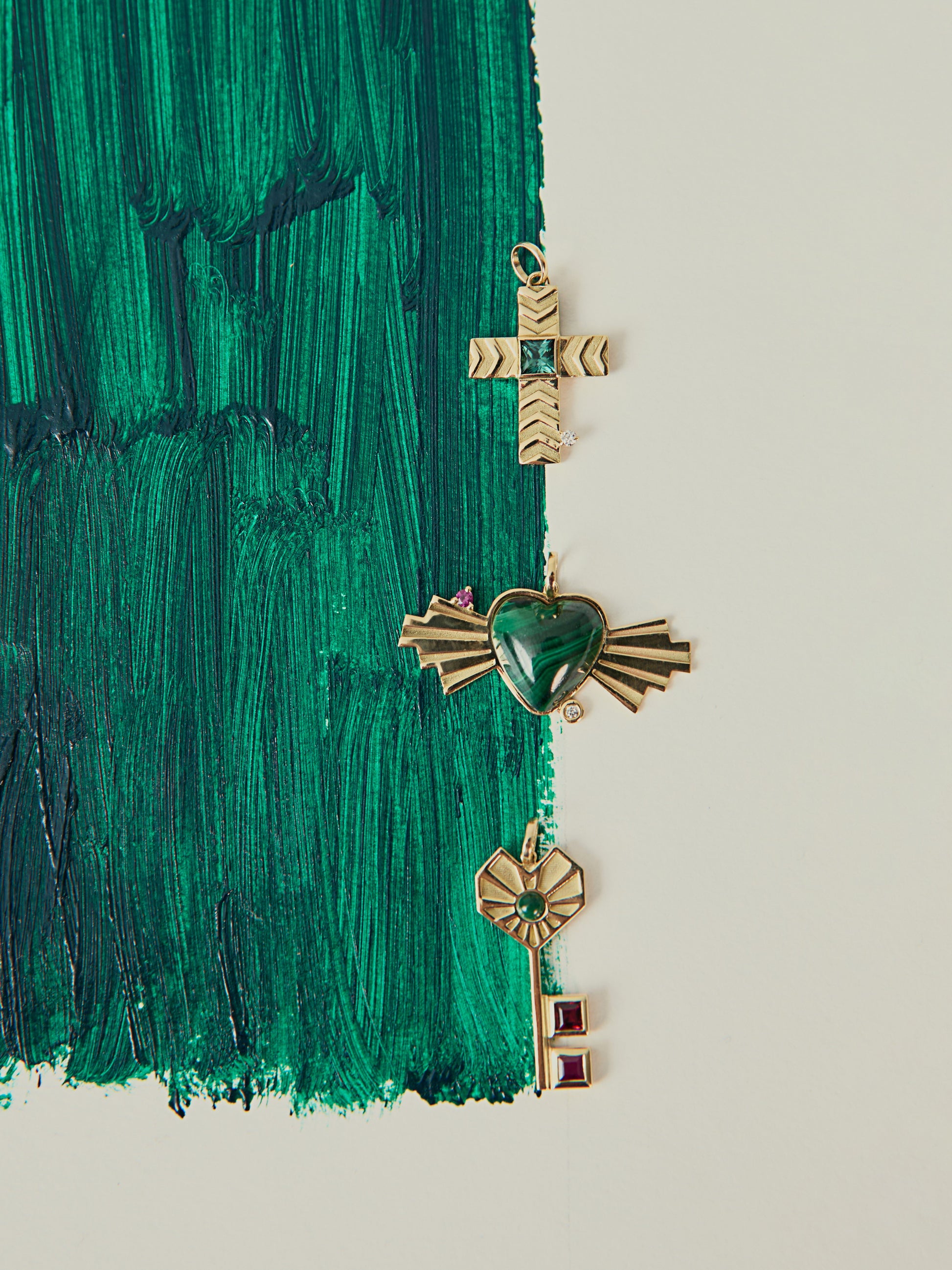 PINGENTE CRUZ COM TEXTURA