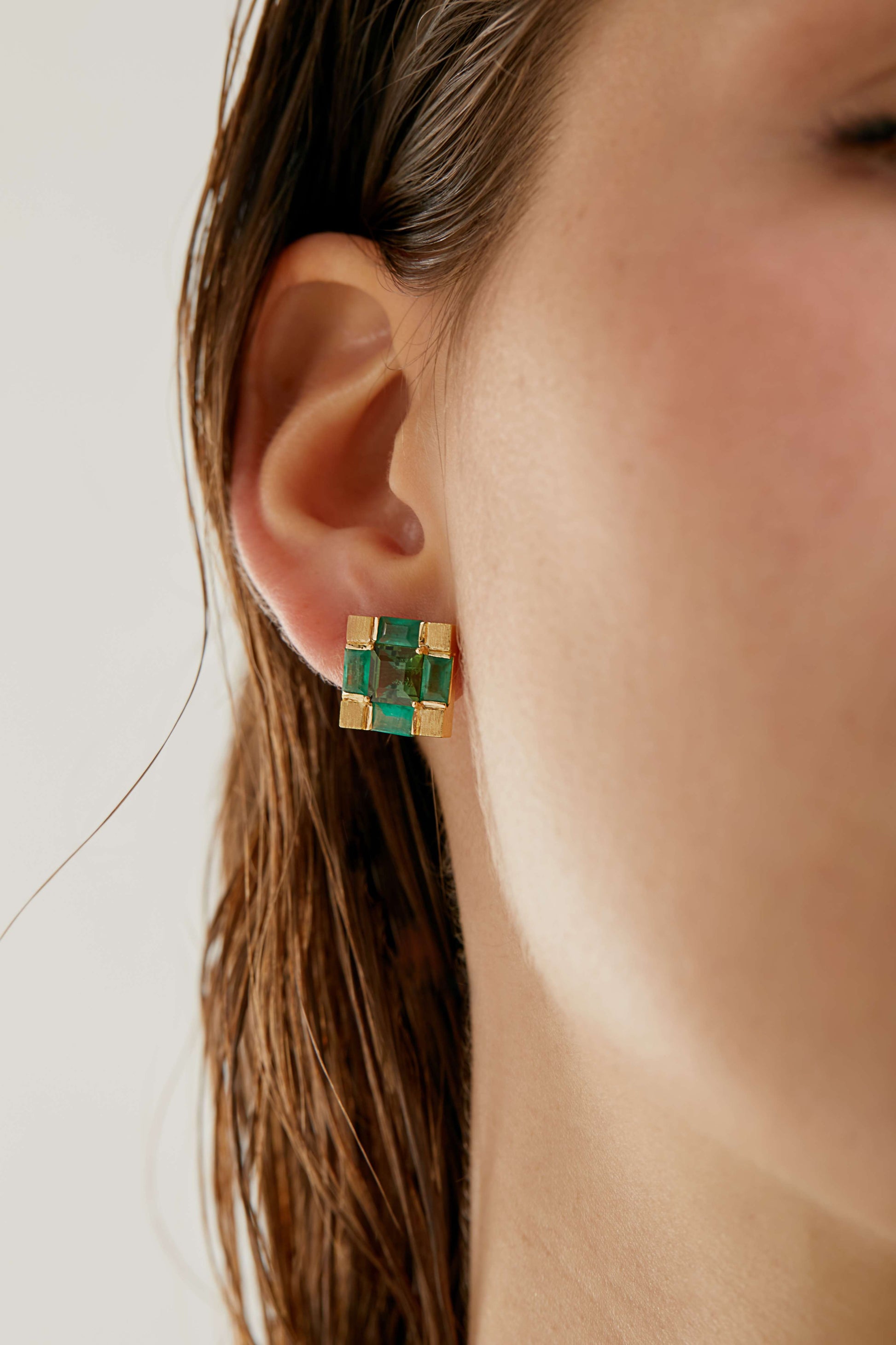 BRINCO COM TURMALINAS VERDES E ESMERALDA