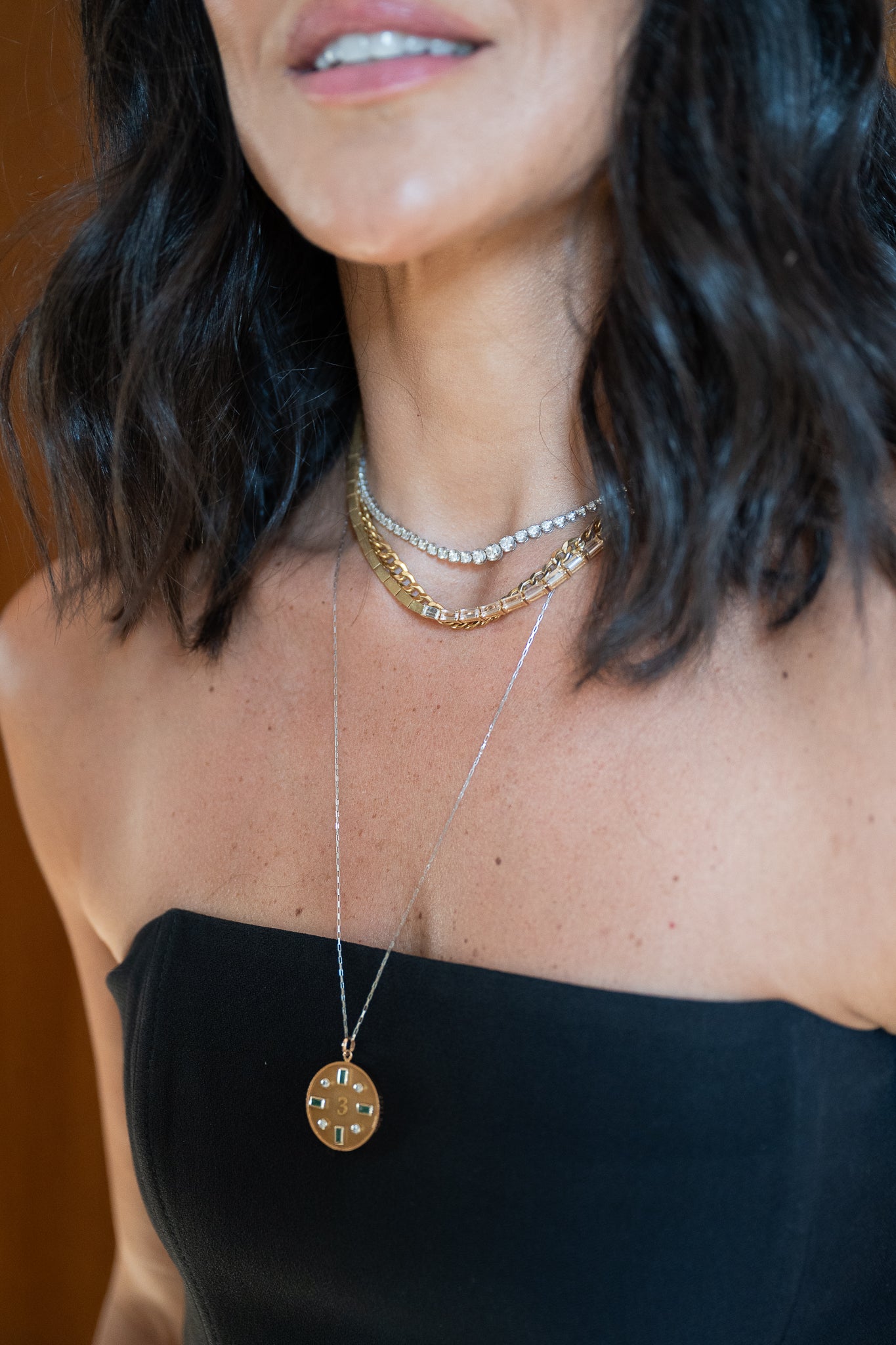 PINGENTE MEDALHA PERSONALIZADO COM ESMERALDA E DIAMANTE