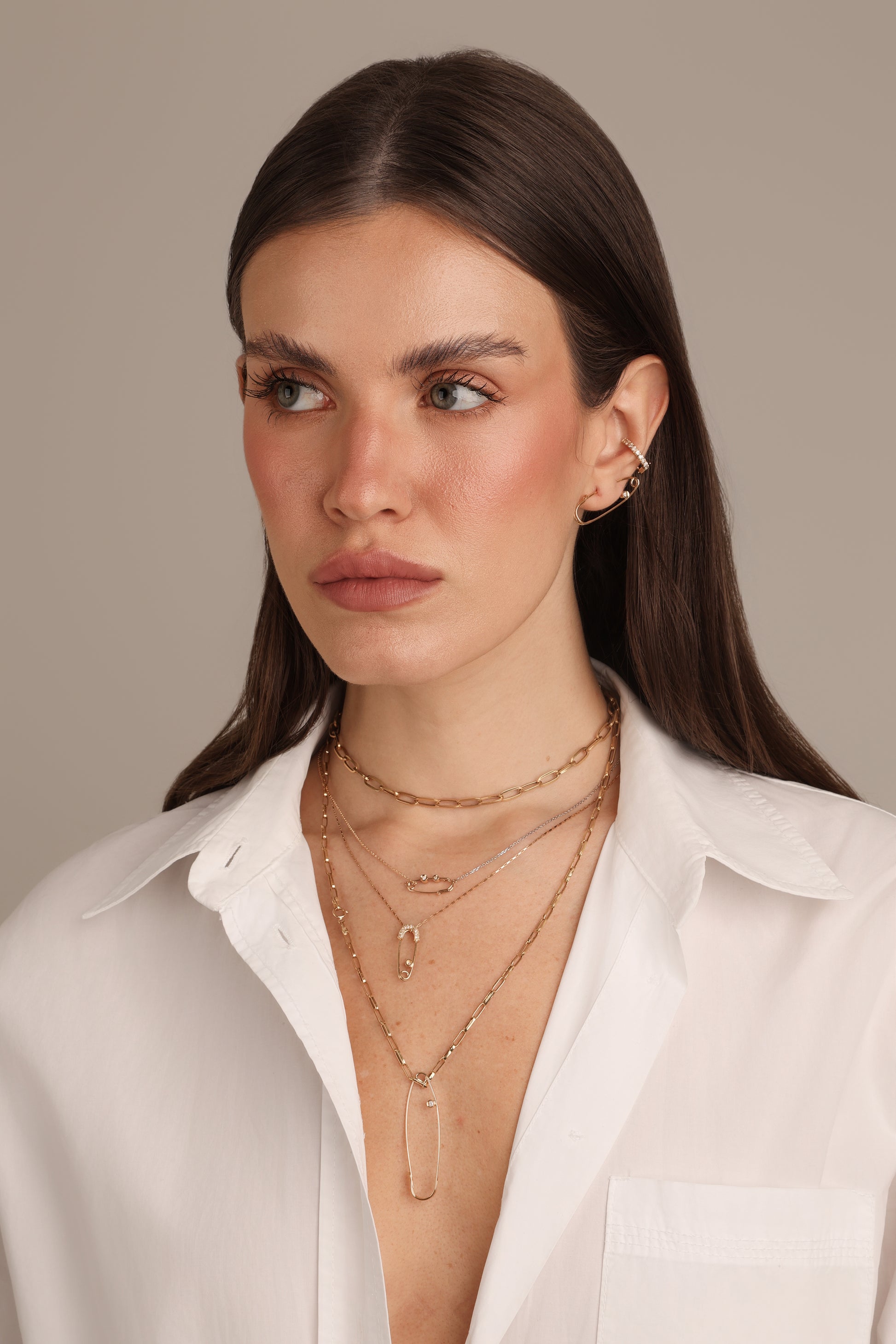 ALFINETE CRAVEJADO COM DIAMANTES