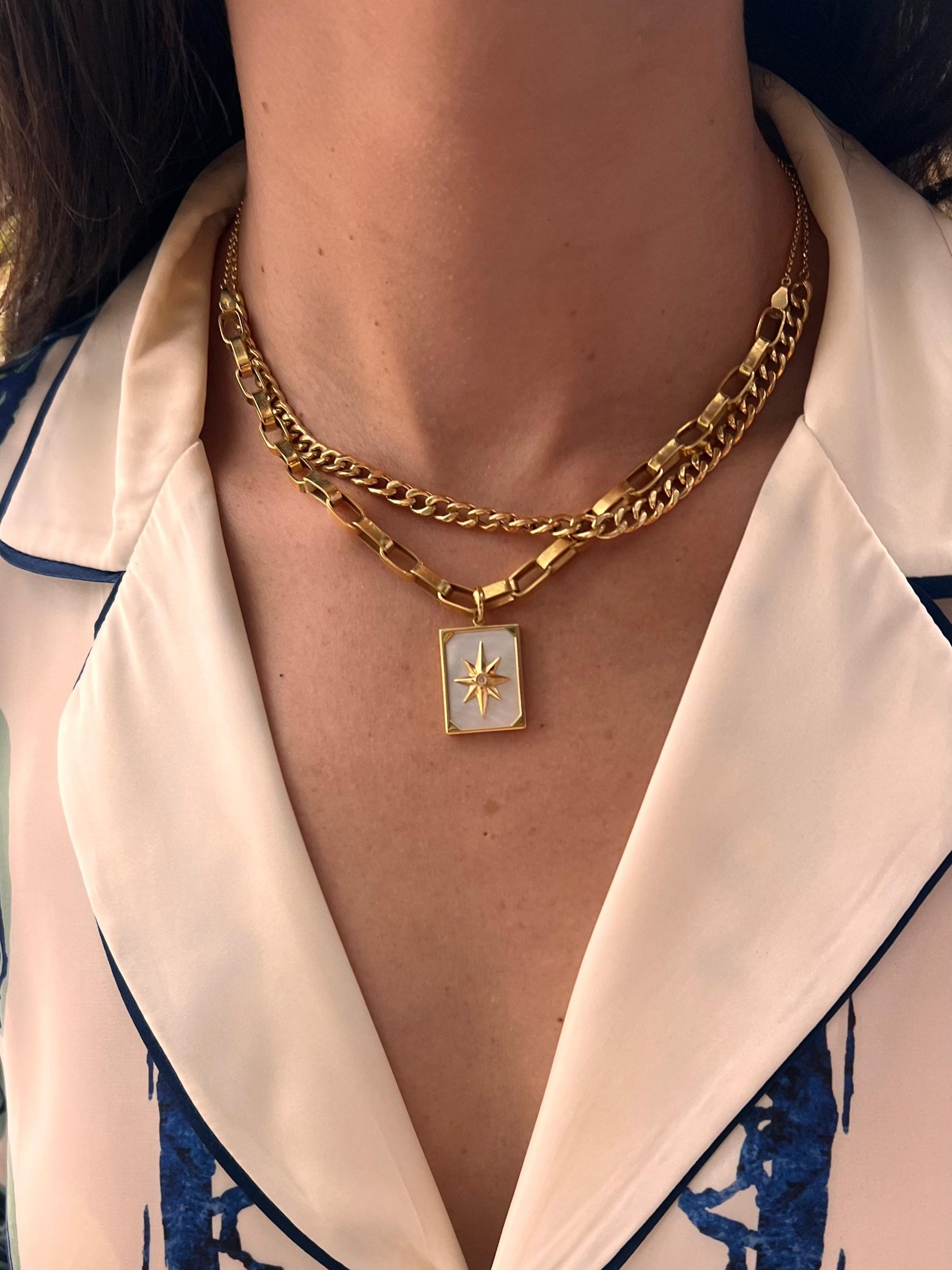 PINGENTE ESTRELA COM DIAMANTE