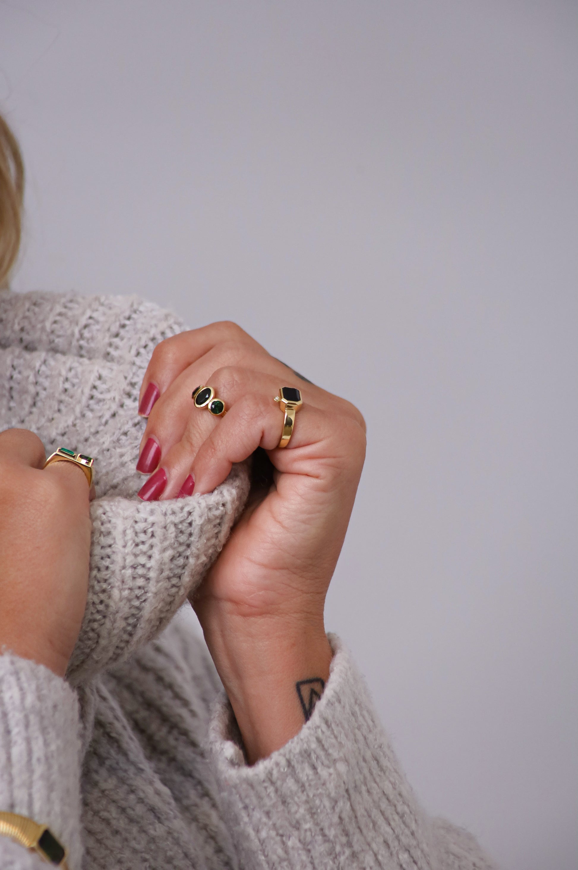 ANEL DEDINHO TURMALINA AZUL COM DIAMANTE