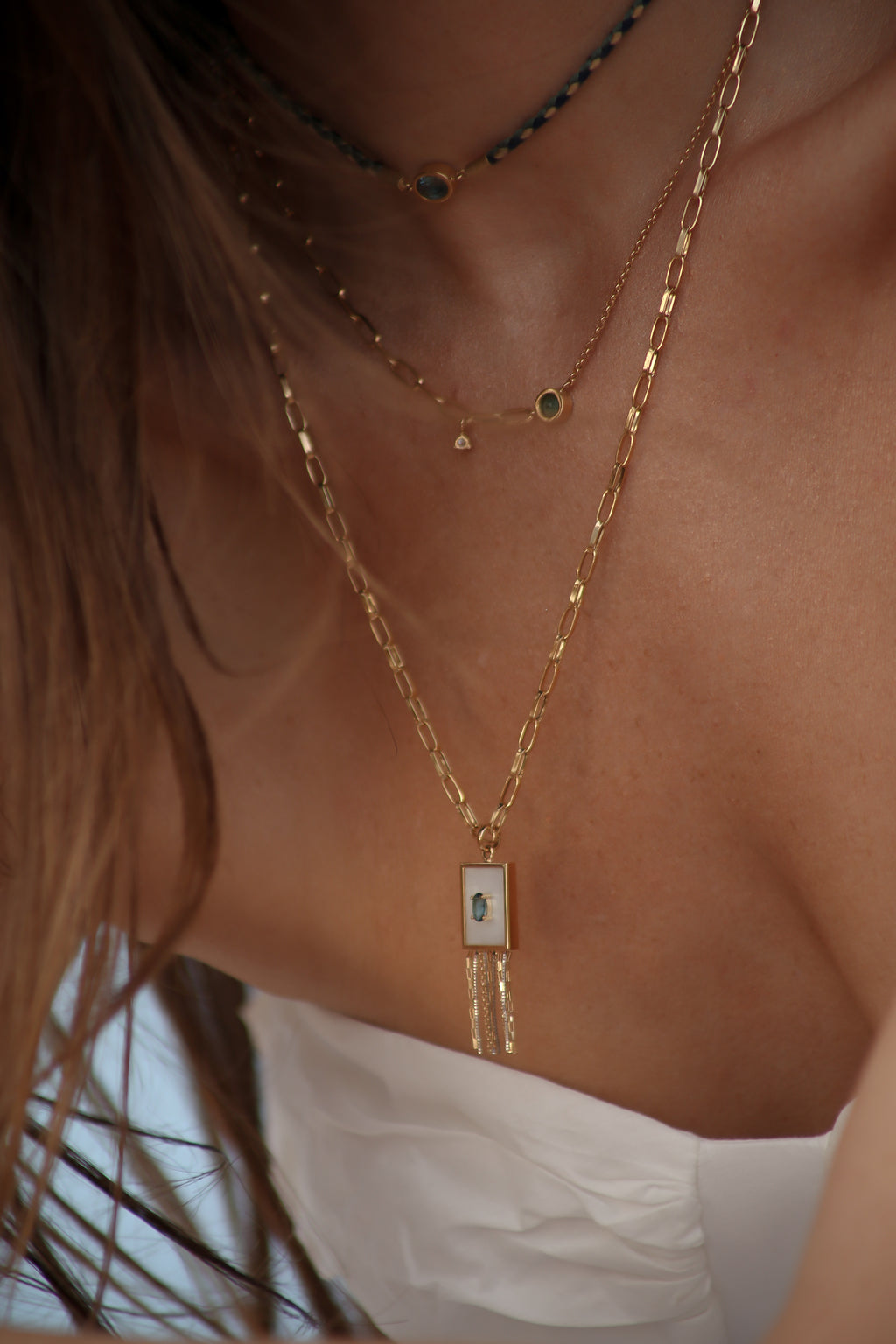 PINGENTE MADREPÉROLA E FRANJAS