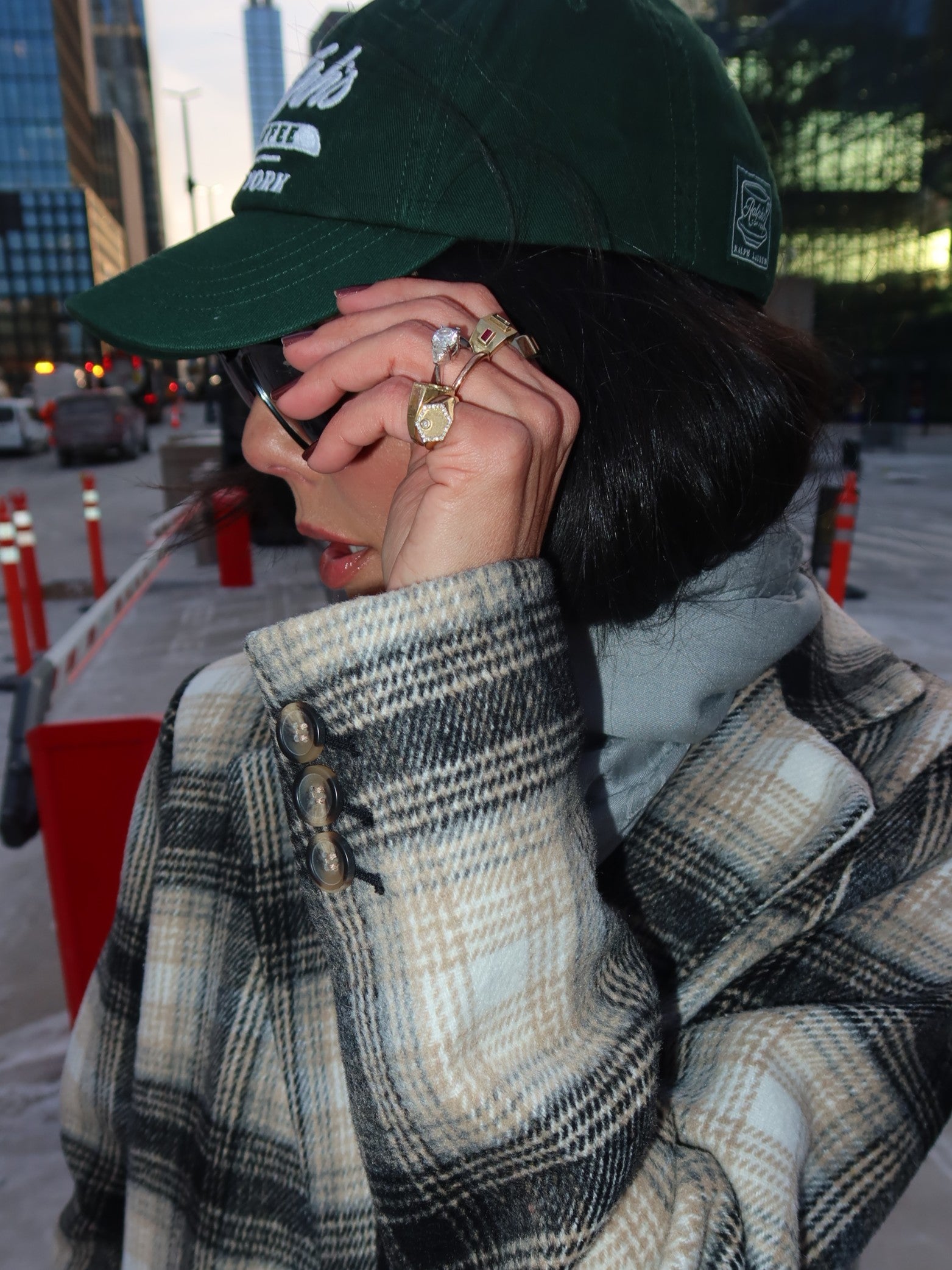 ANEL DEDINHO COM DIAMANTES