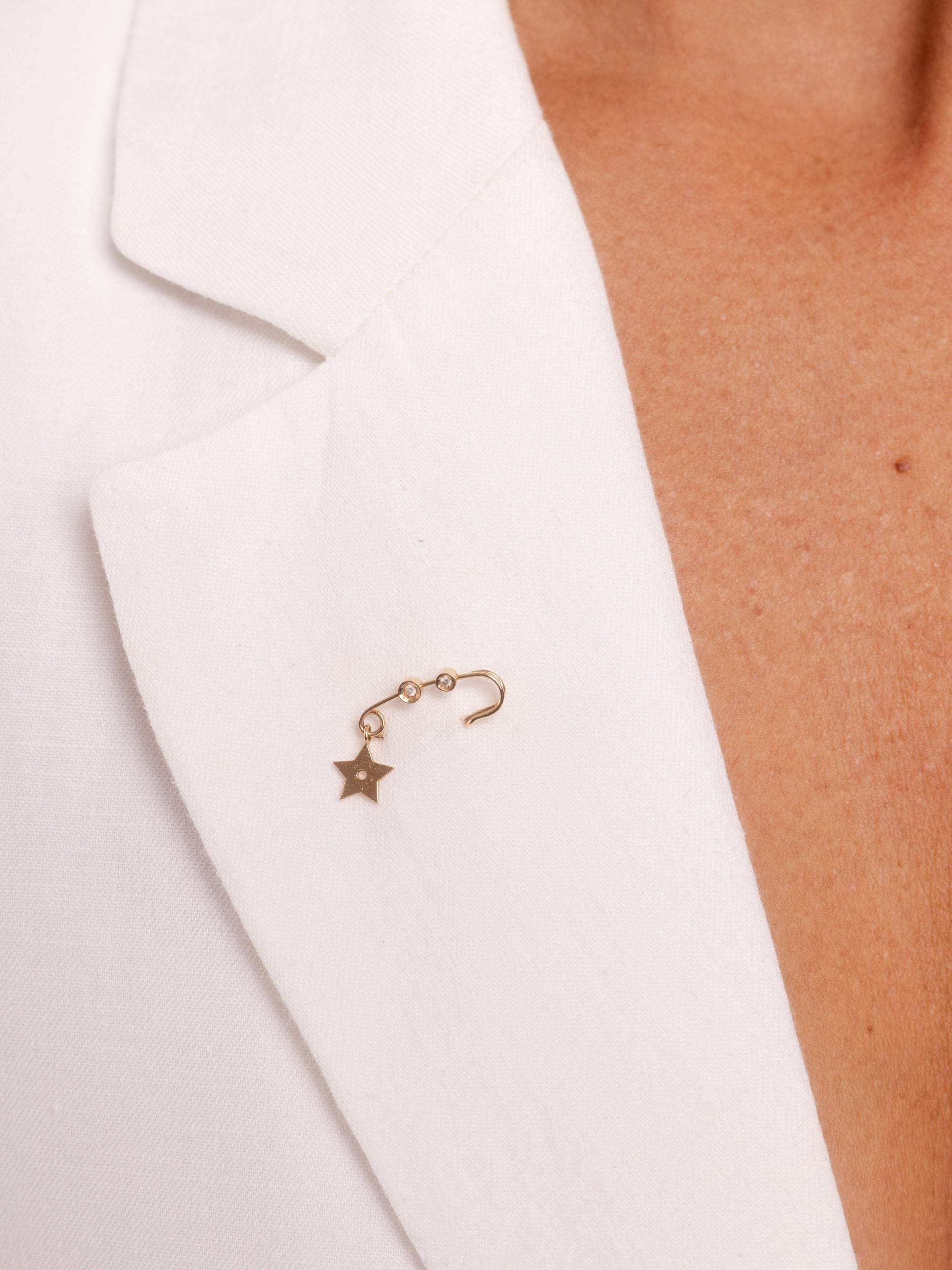 ALFINETE ESTRELA COM DIAMANTES